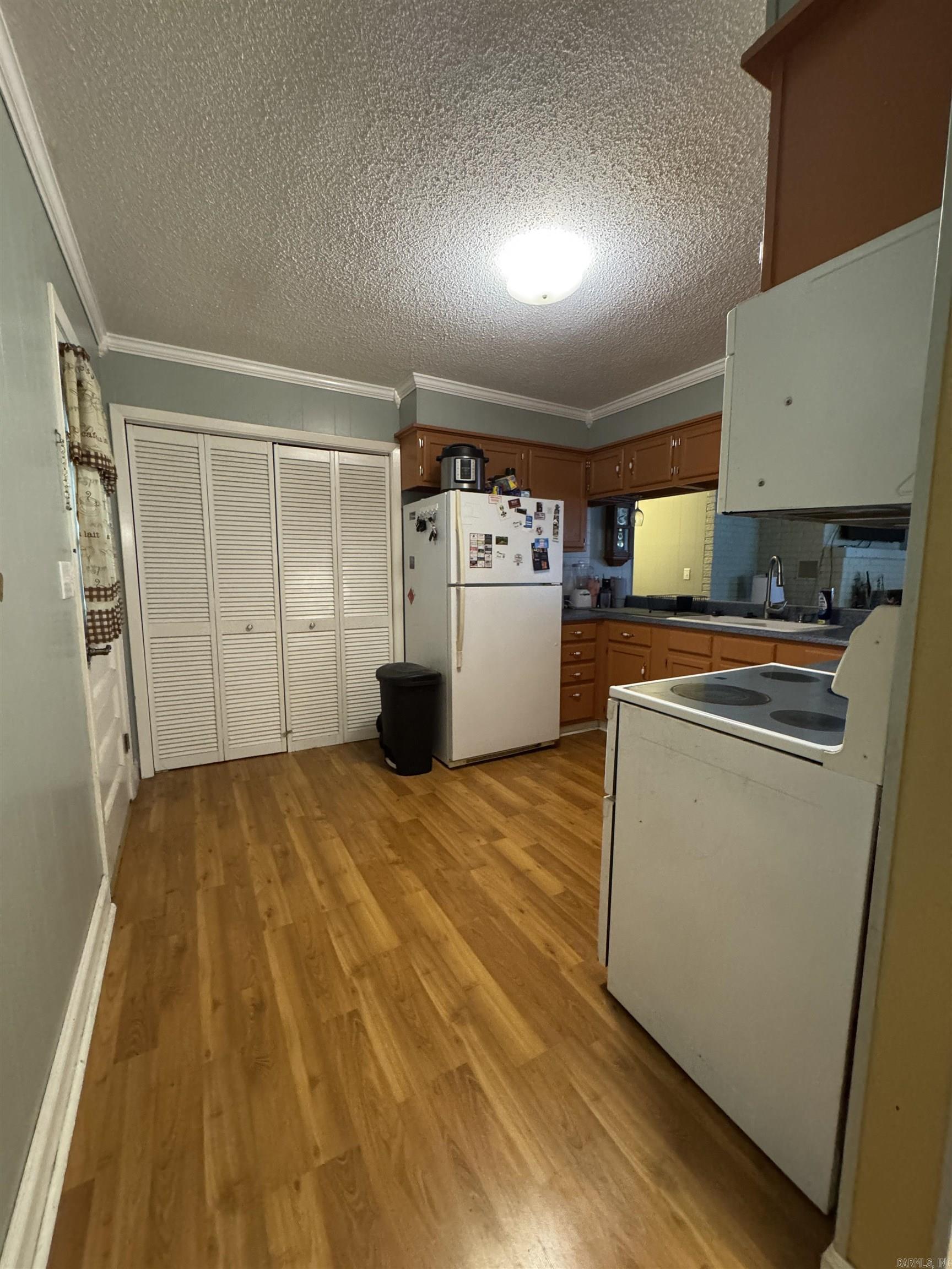 1018 Homecrest Drive Property Photo 5