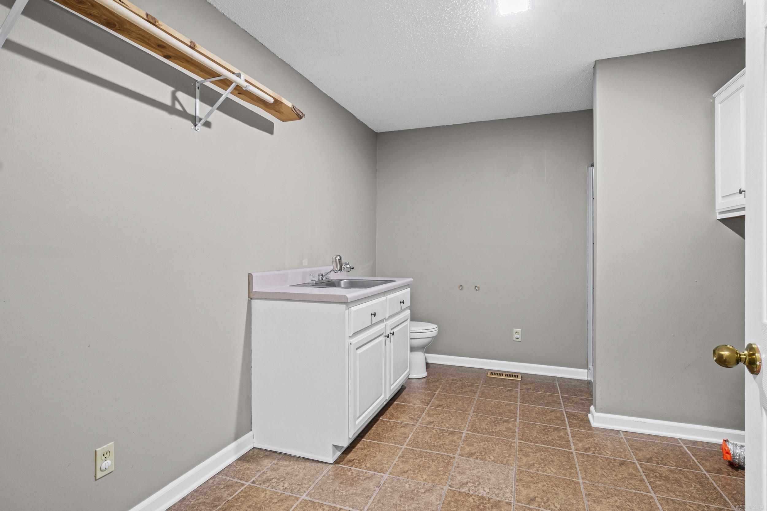 540 County Road 303 Property Photo 23