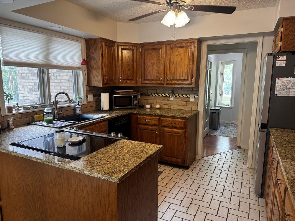 14 Winnebago Drive Property Photo 3