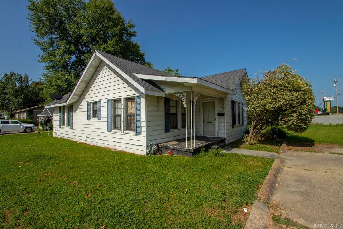 1200 W South Street Property Photo 2