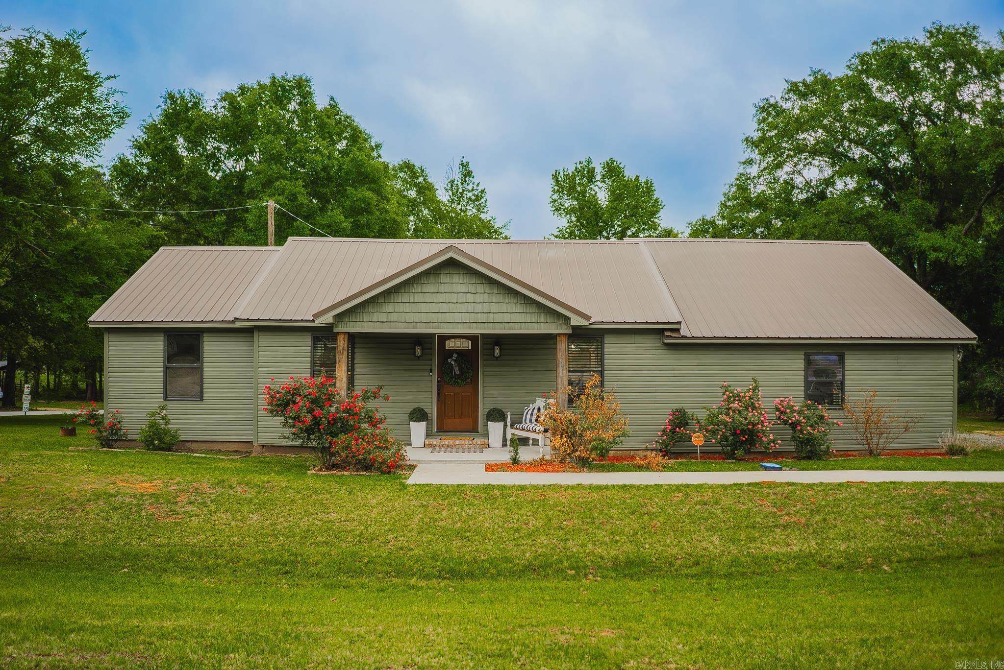 2198 N 425 Highway Property Photo 1