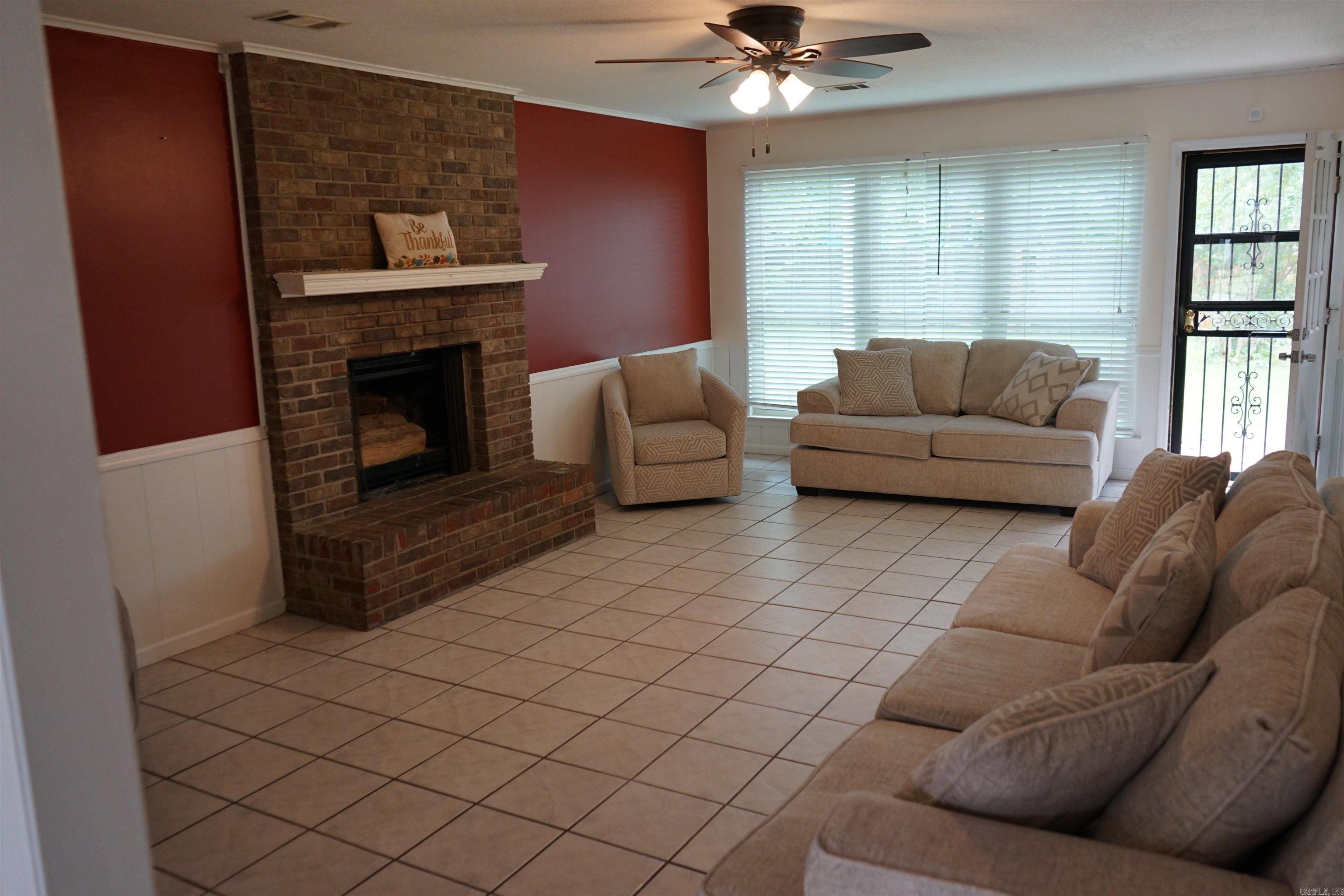 1412 Green Mountain Dr Drive Property Photo 4