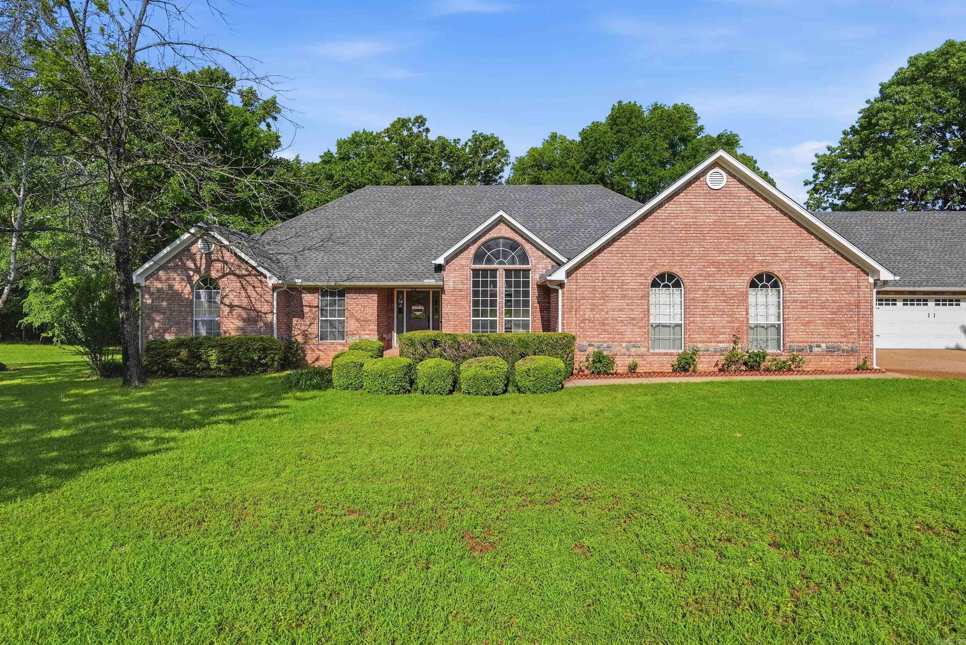 8 Scenic Point Property Photo 1