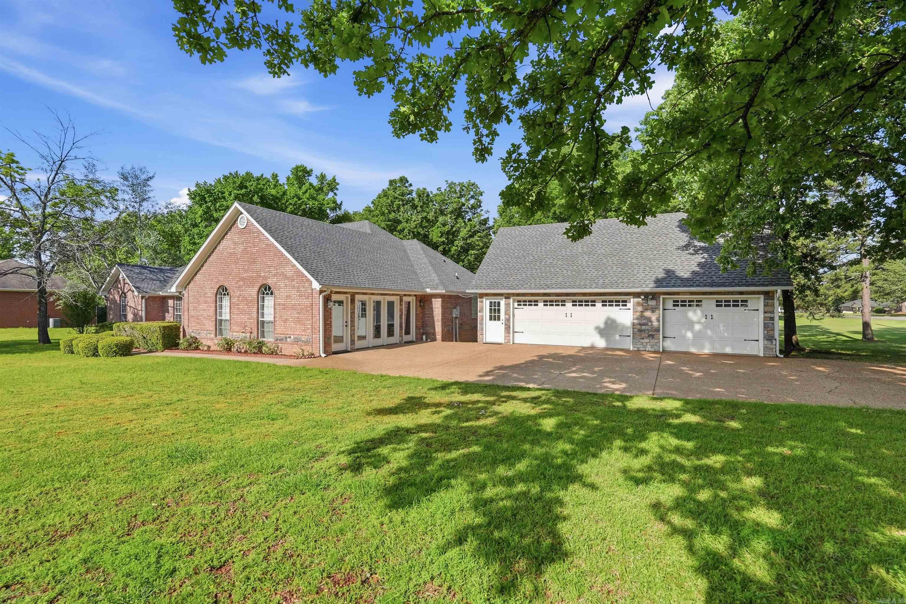 8 Scenic Point Property Photo 4