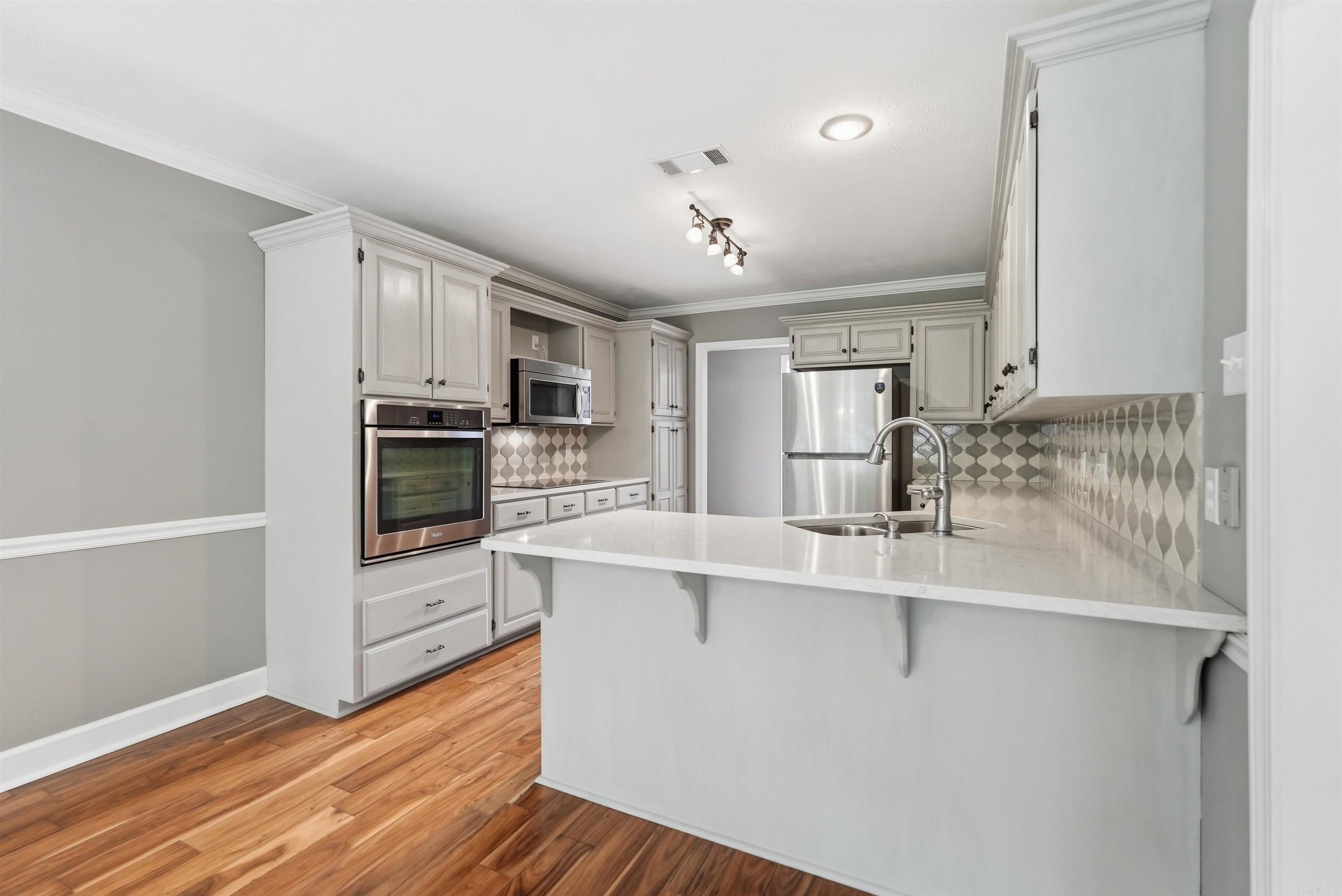 8 Scenic Point Property Photo 16