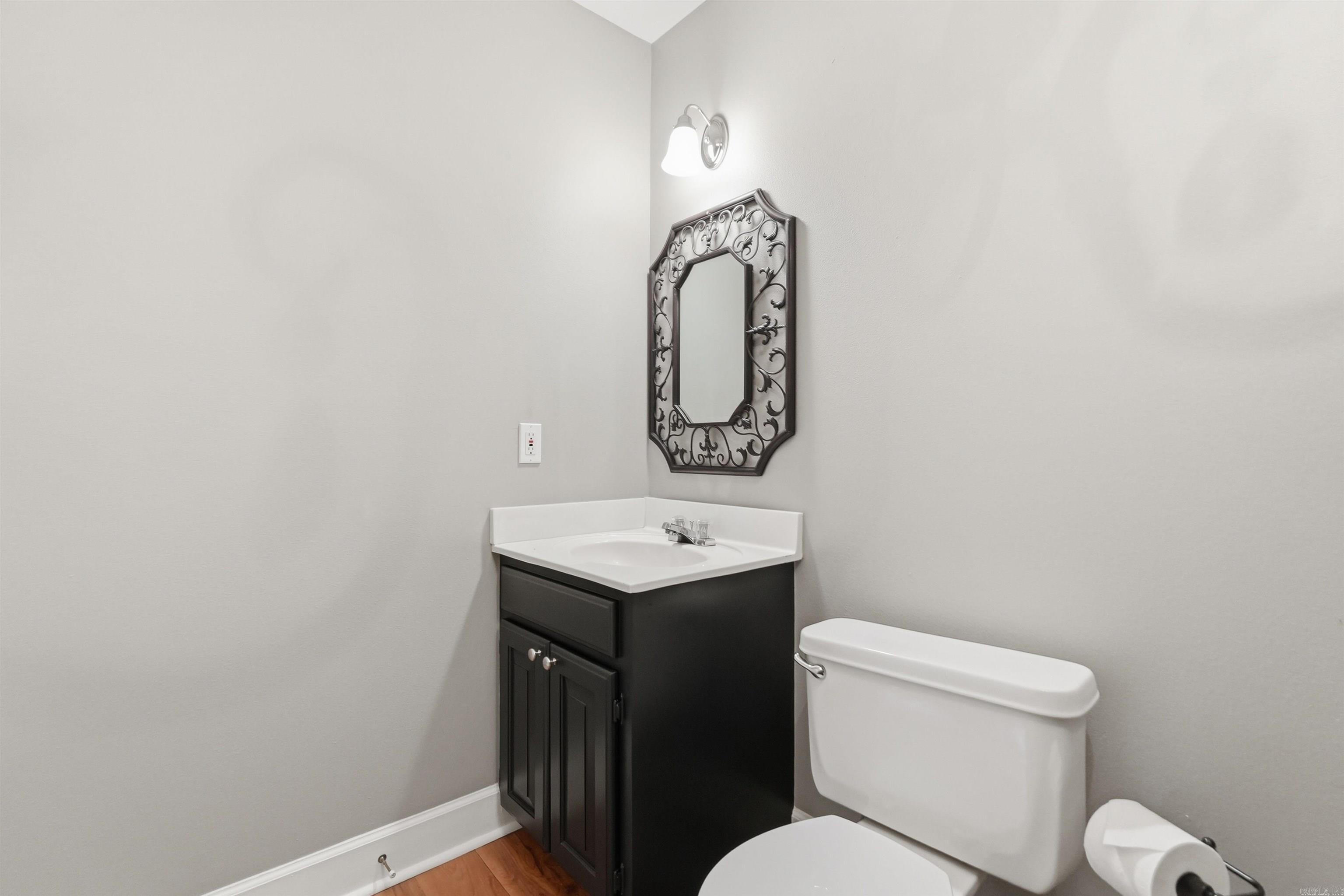 8 Scenic Point Property Photo 33