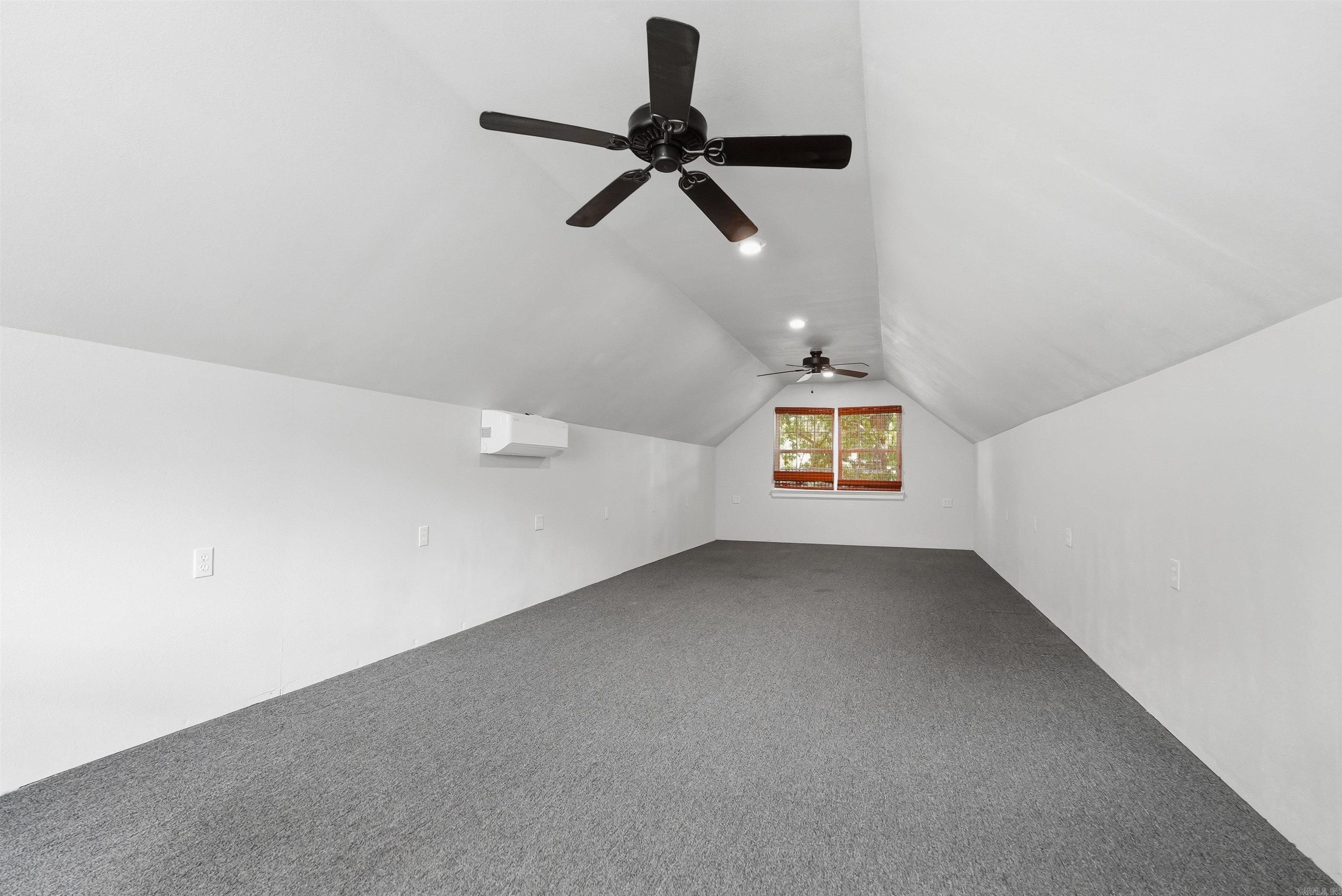 8 Scenic Point Property Photo 36