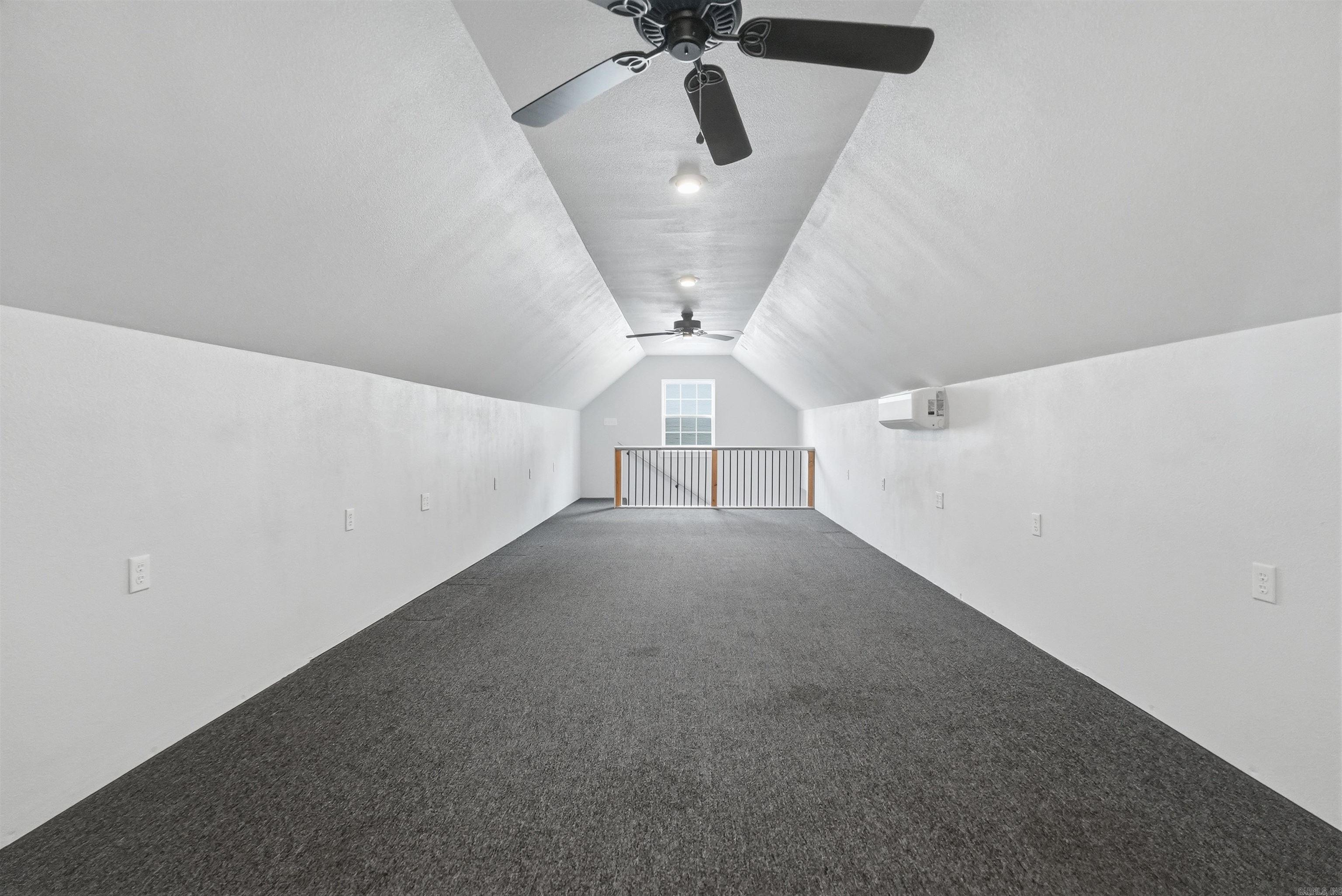 8 Scenic Point Property Photo 37