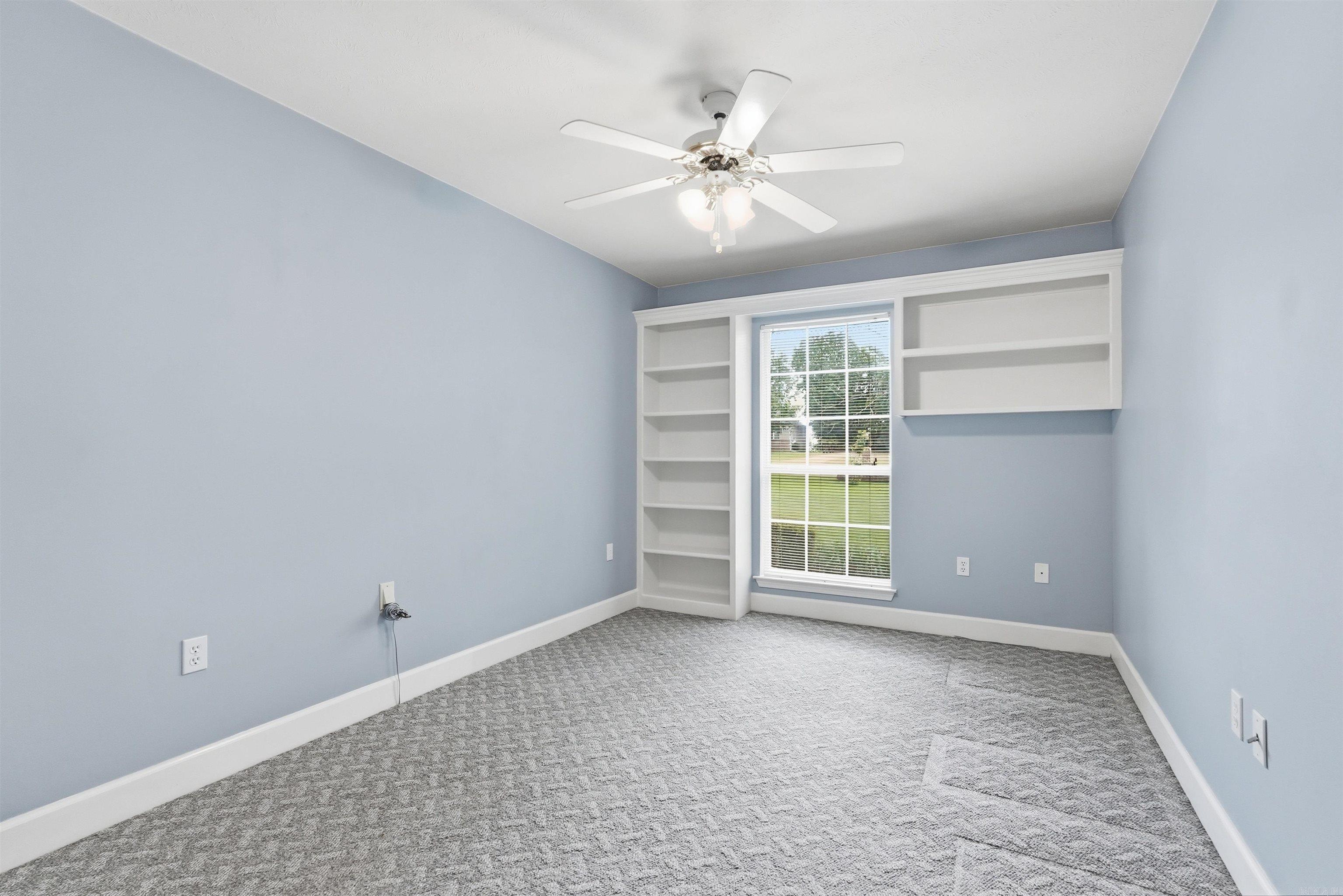 8 Scenic Point Property Photo 39