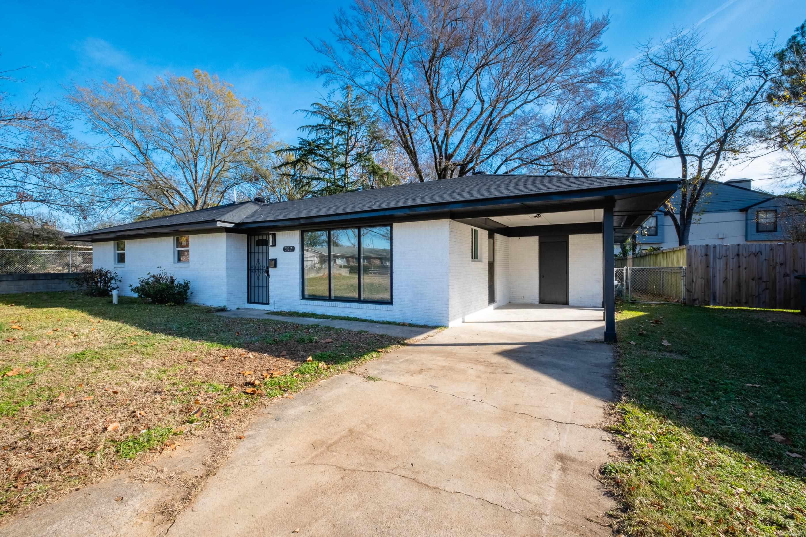 307 Sunnymeade Dr Property Photo 4