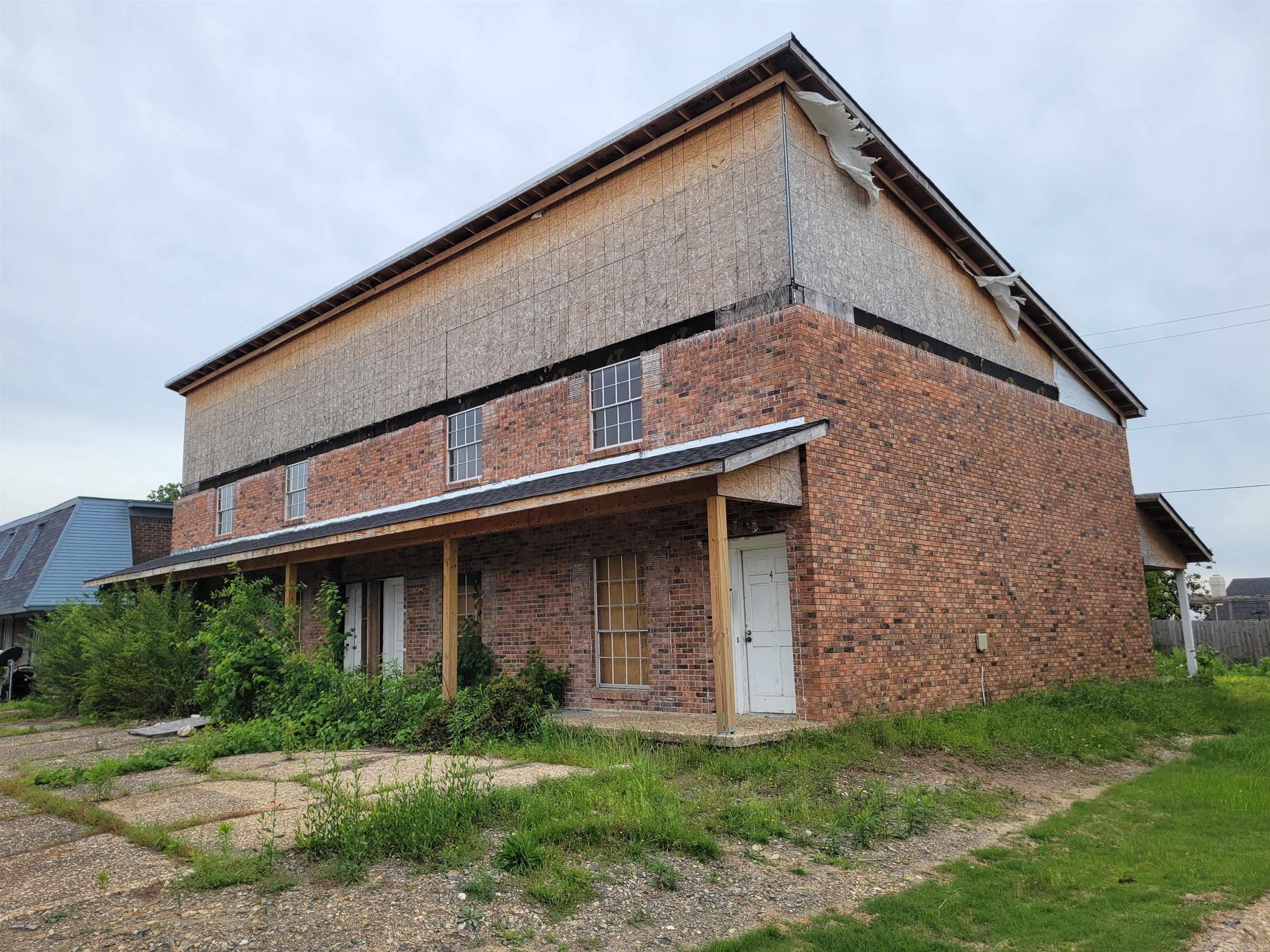 1806 Sanford Drive Property Photo 2