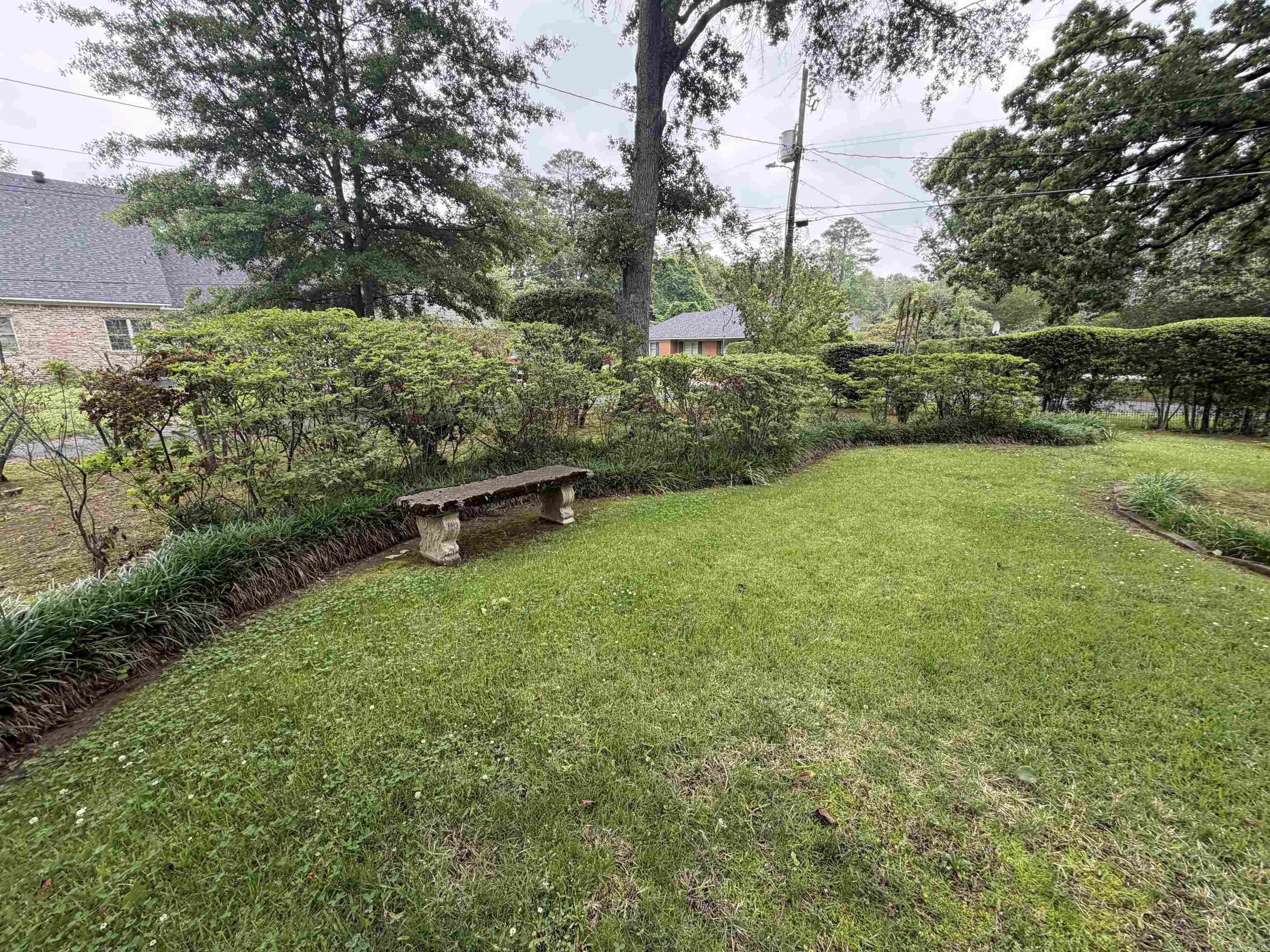 901 W 36th Property Photo 4