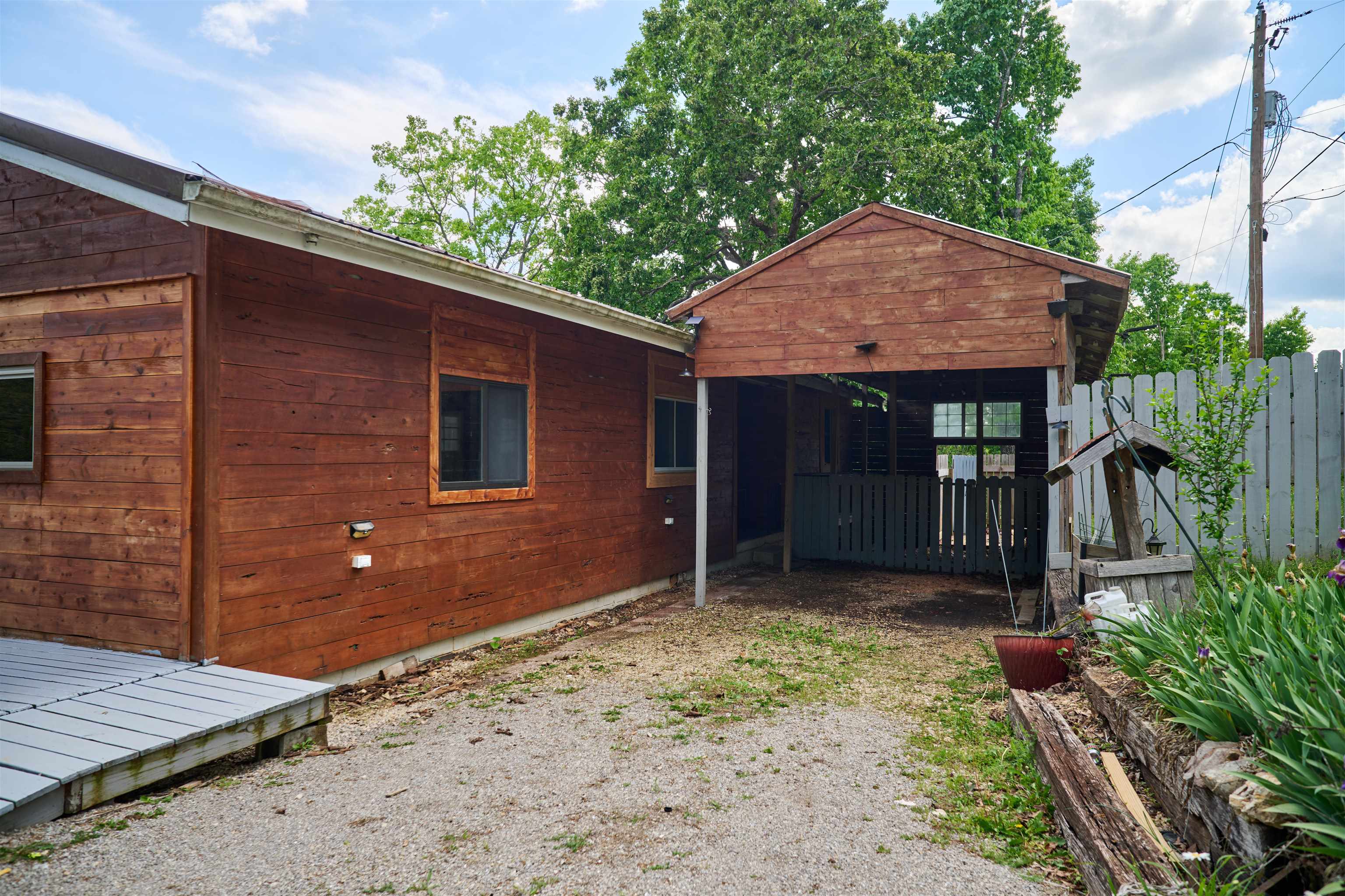330 Robin Hood Ln Property Photo 10