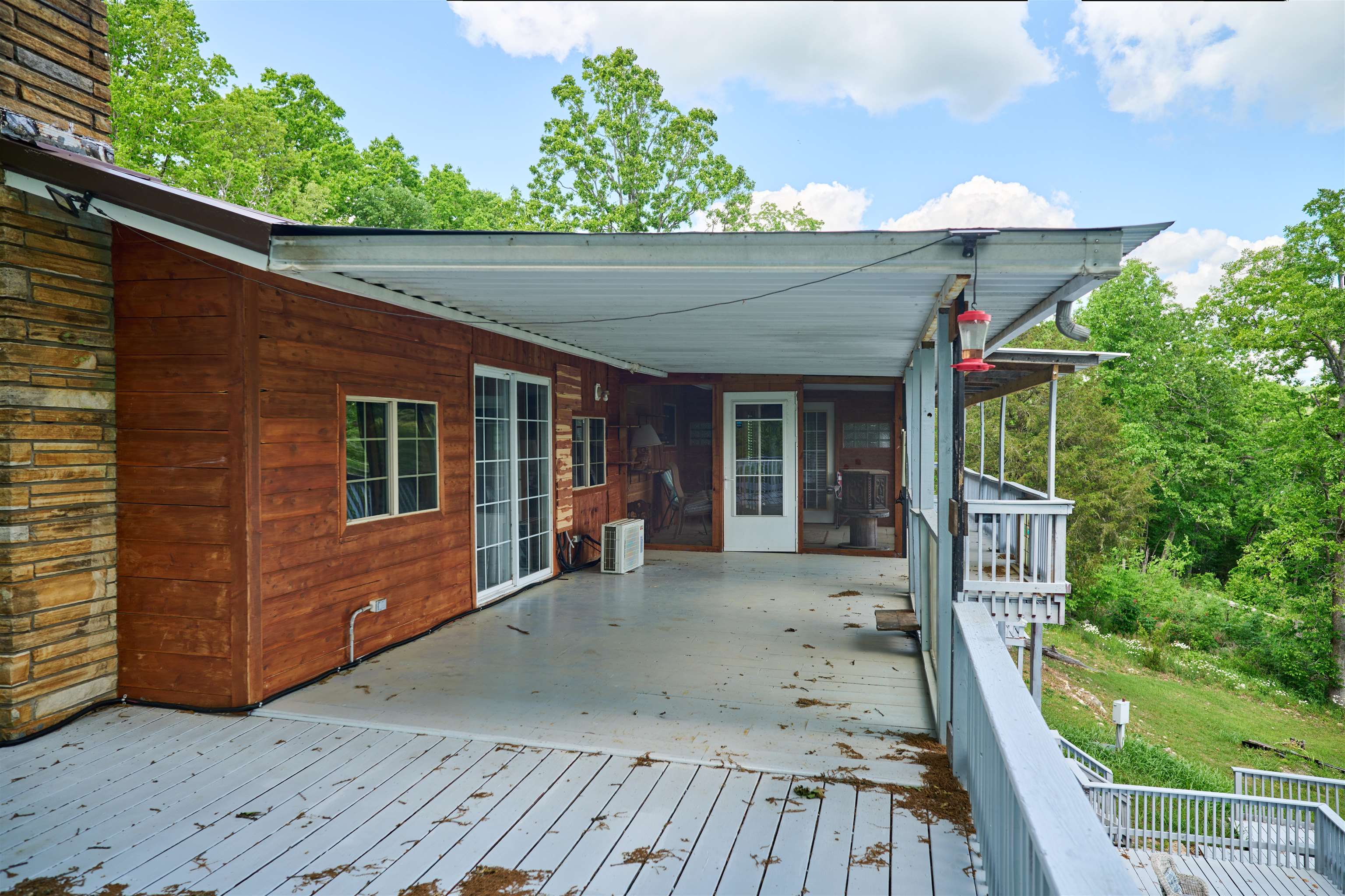330 Robin Hood Ln Property Photo 14