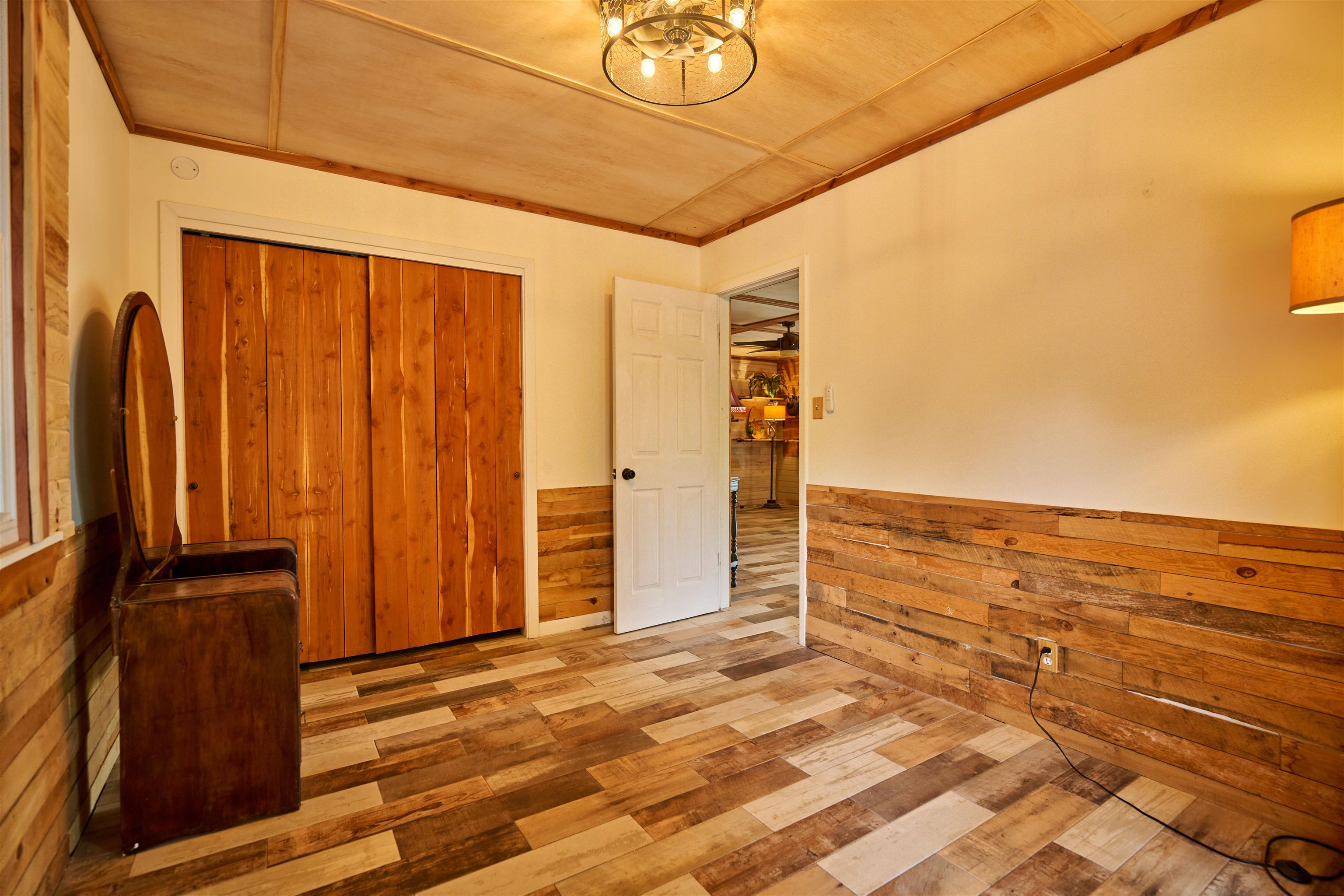 330 Robin Hood Ln Property Photo 27