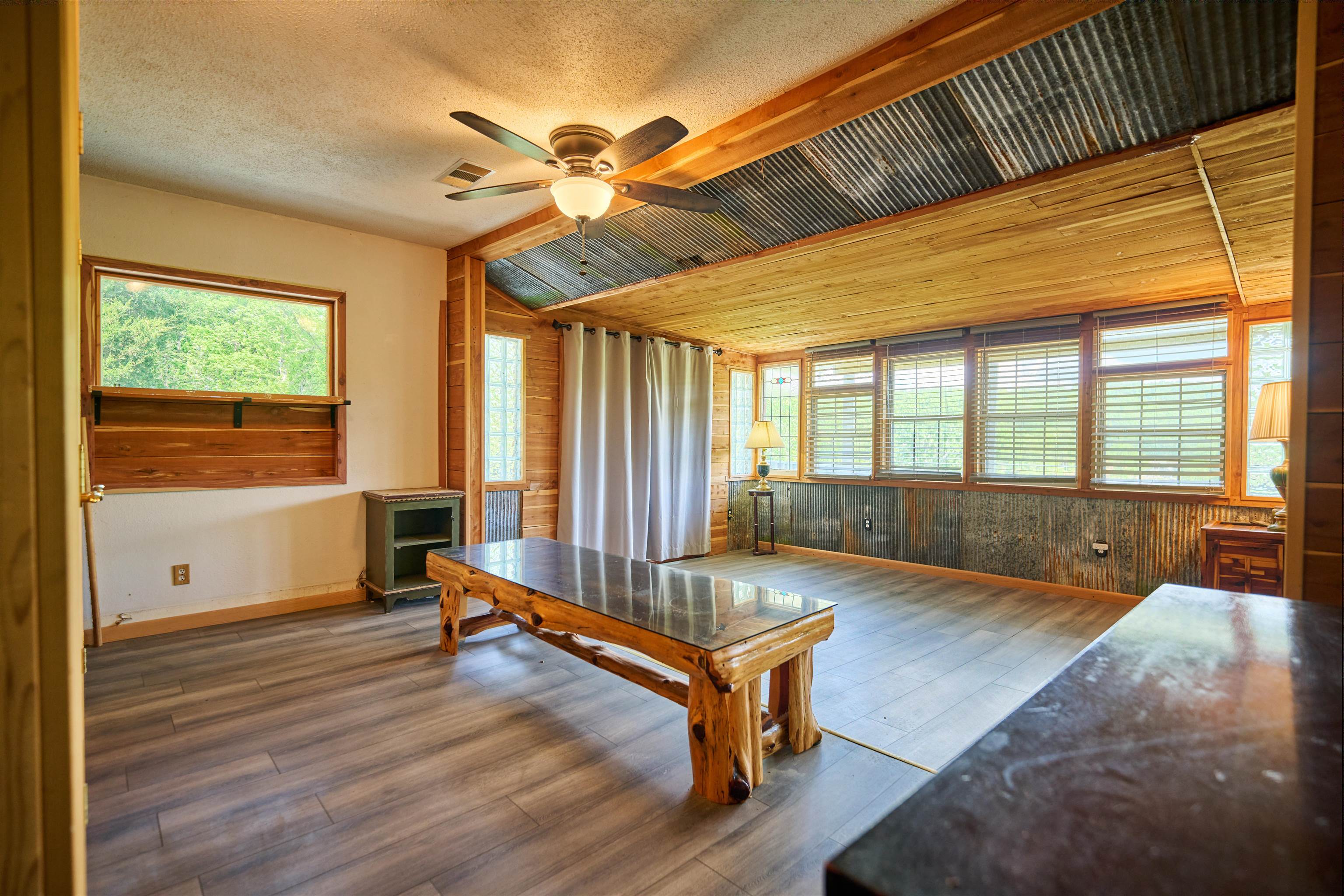330 Robin Hood Ln Property Photo 32