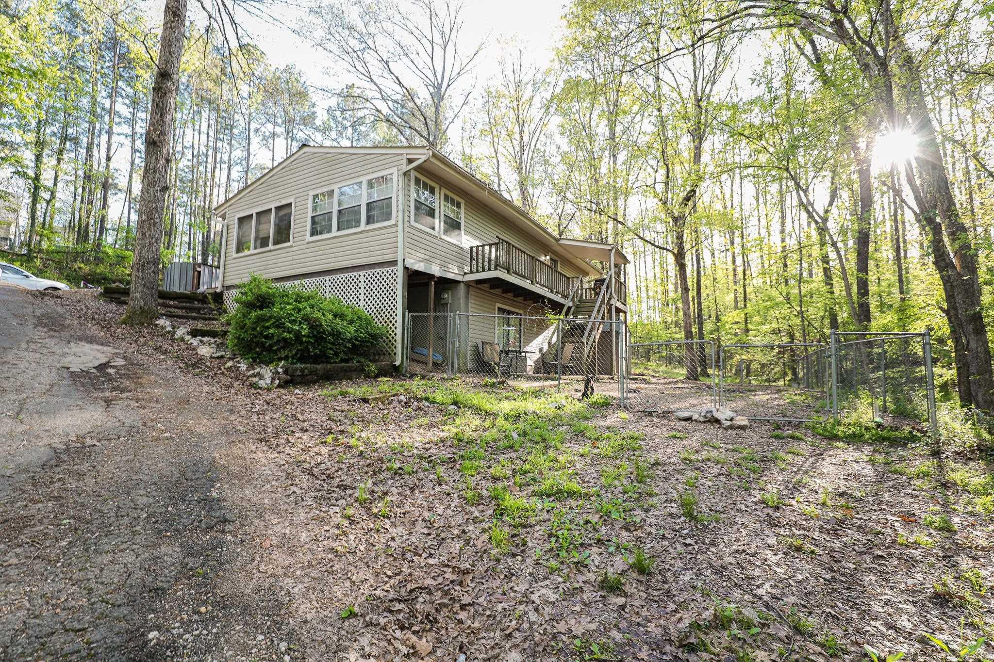 2215 Gwin Lane Property Photo 2