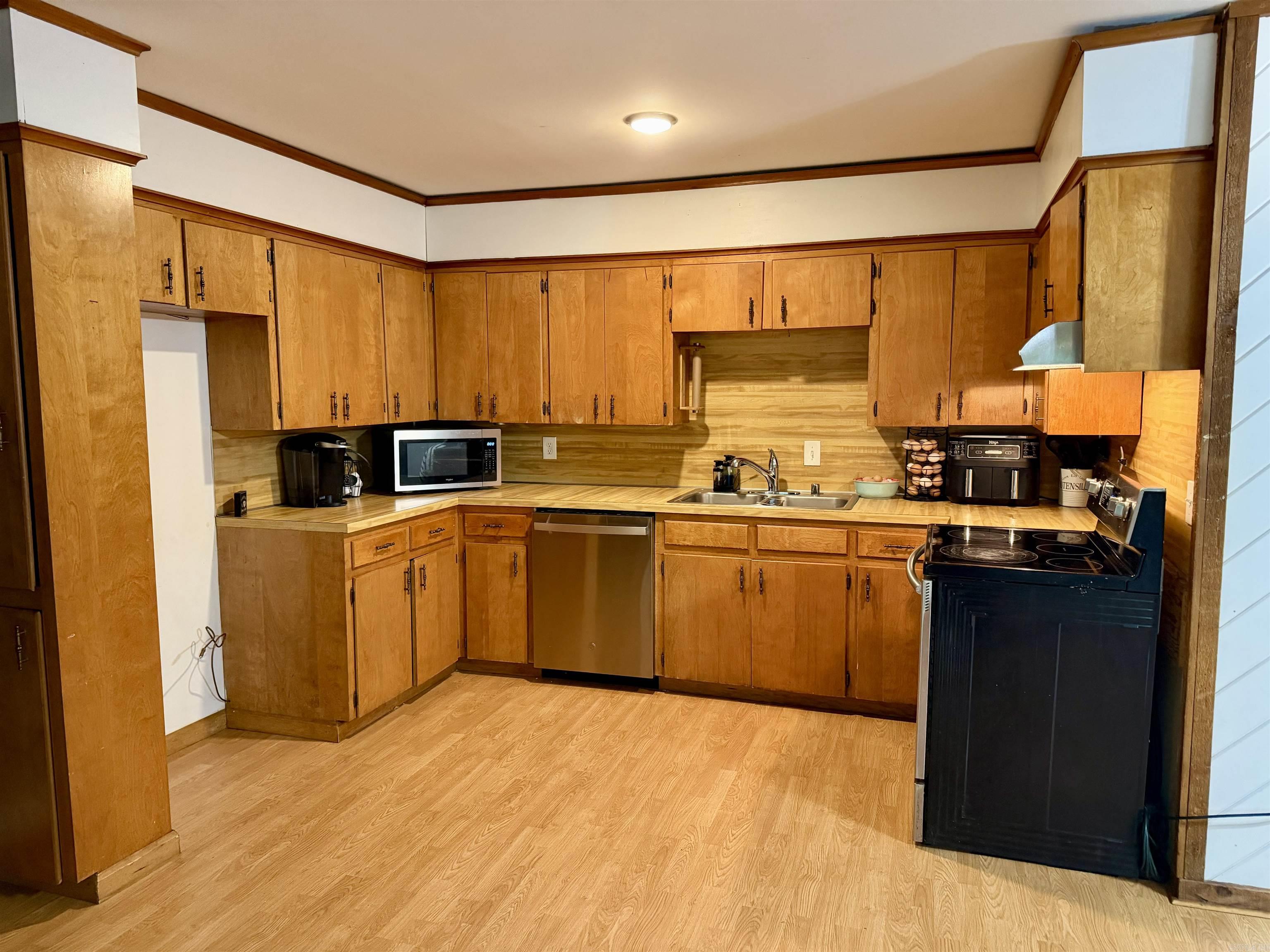 2215 Gwin Lane Property Photo 4
