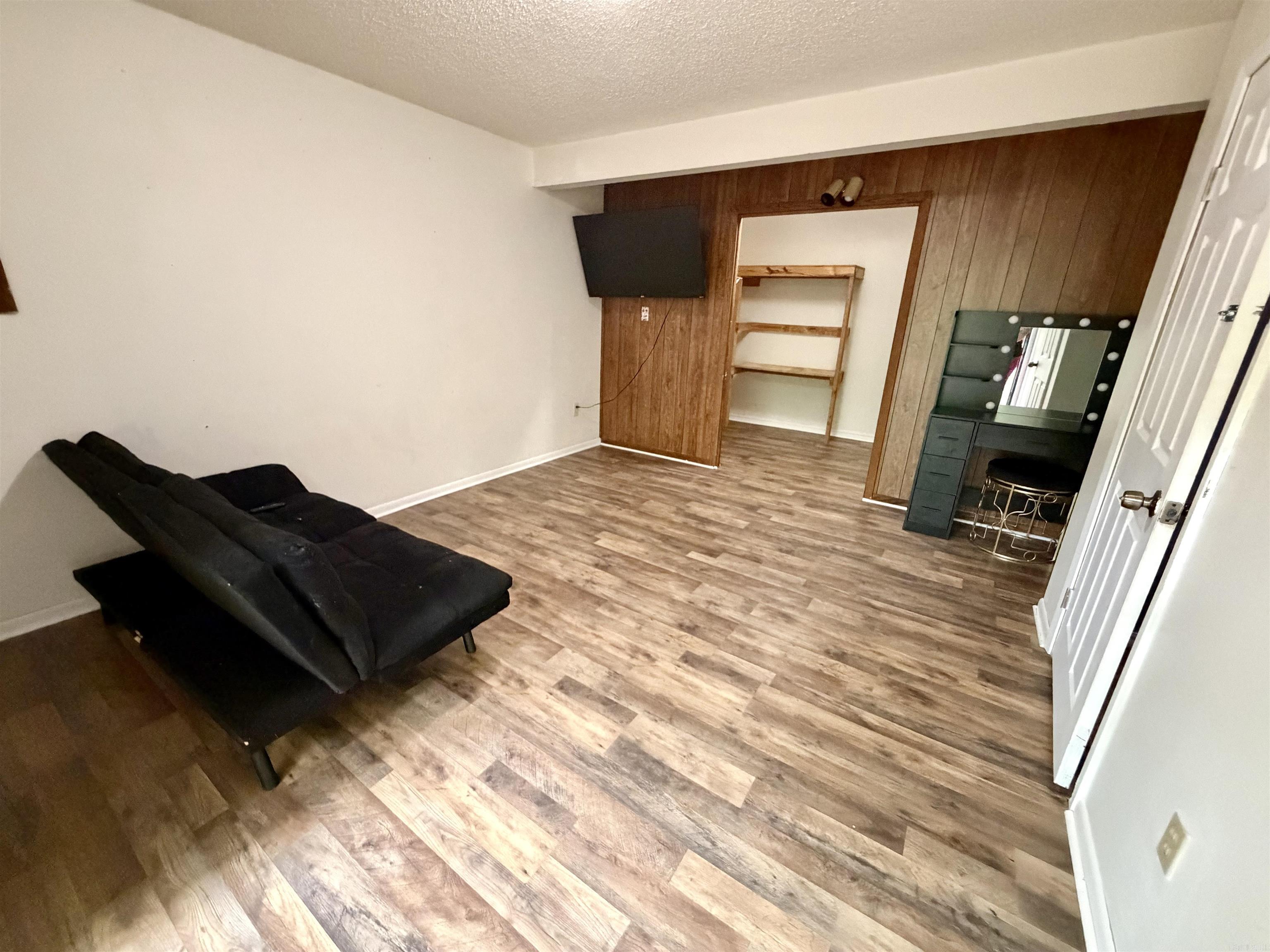 2215 Gwin Lane Property Photo 22