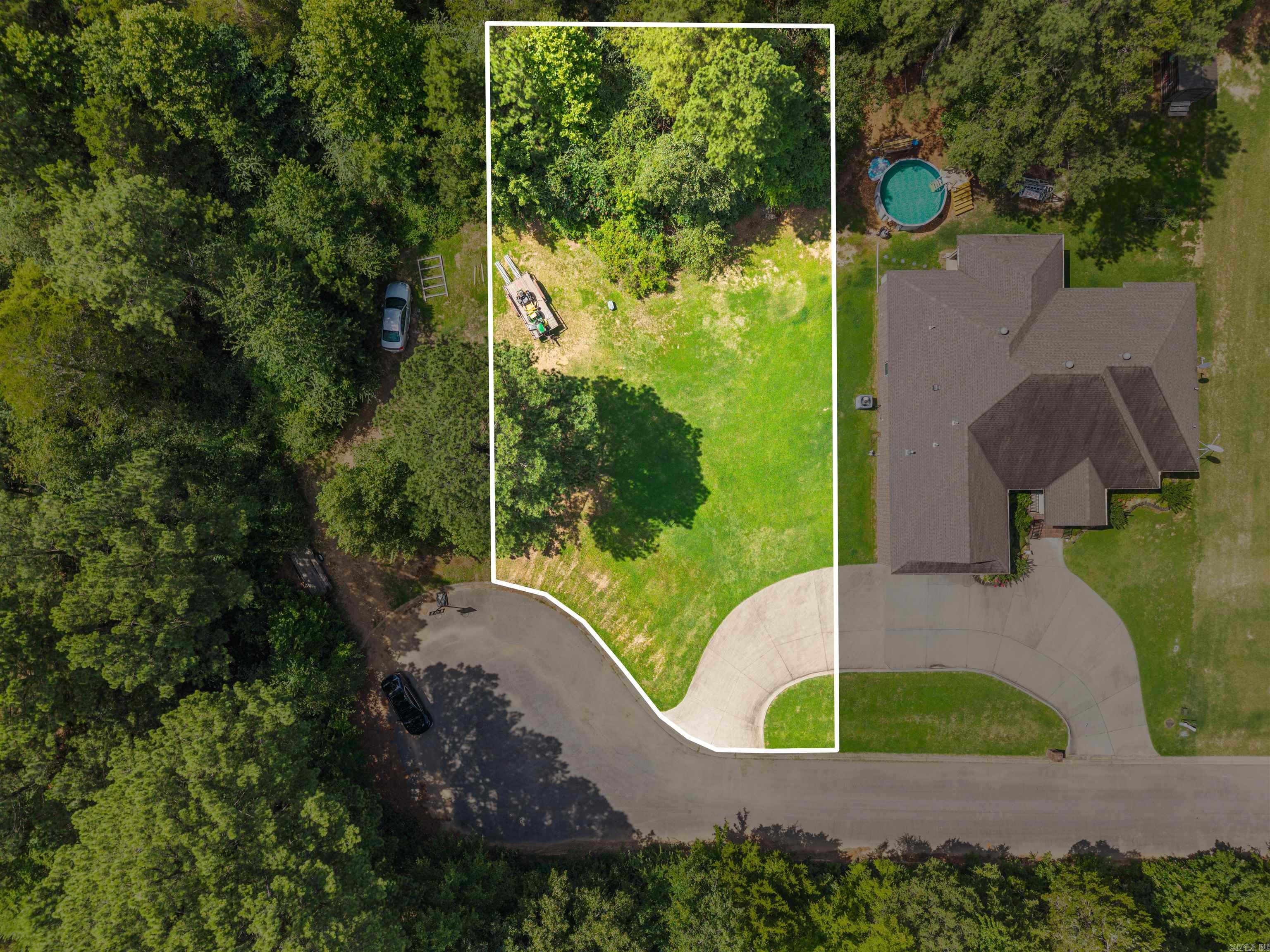 000 Valley Drive Property Photo 1