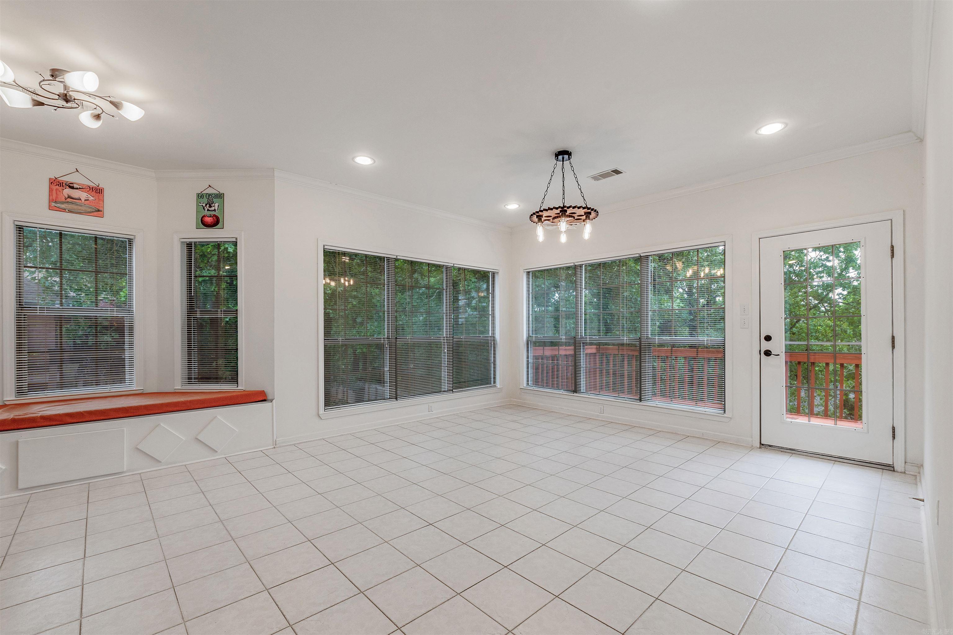 112 Miramar Drive Property Photo 8