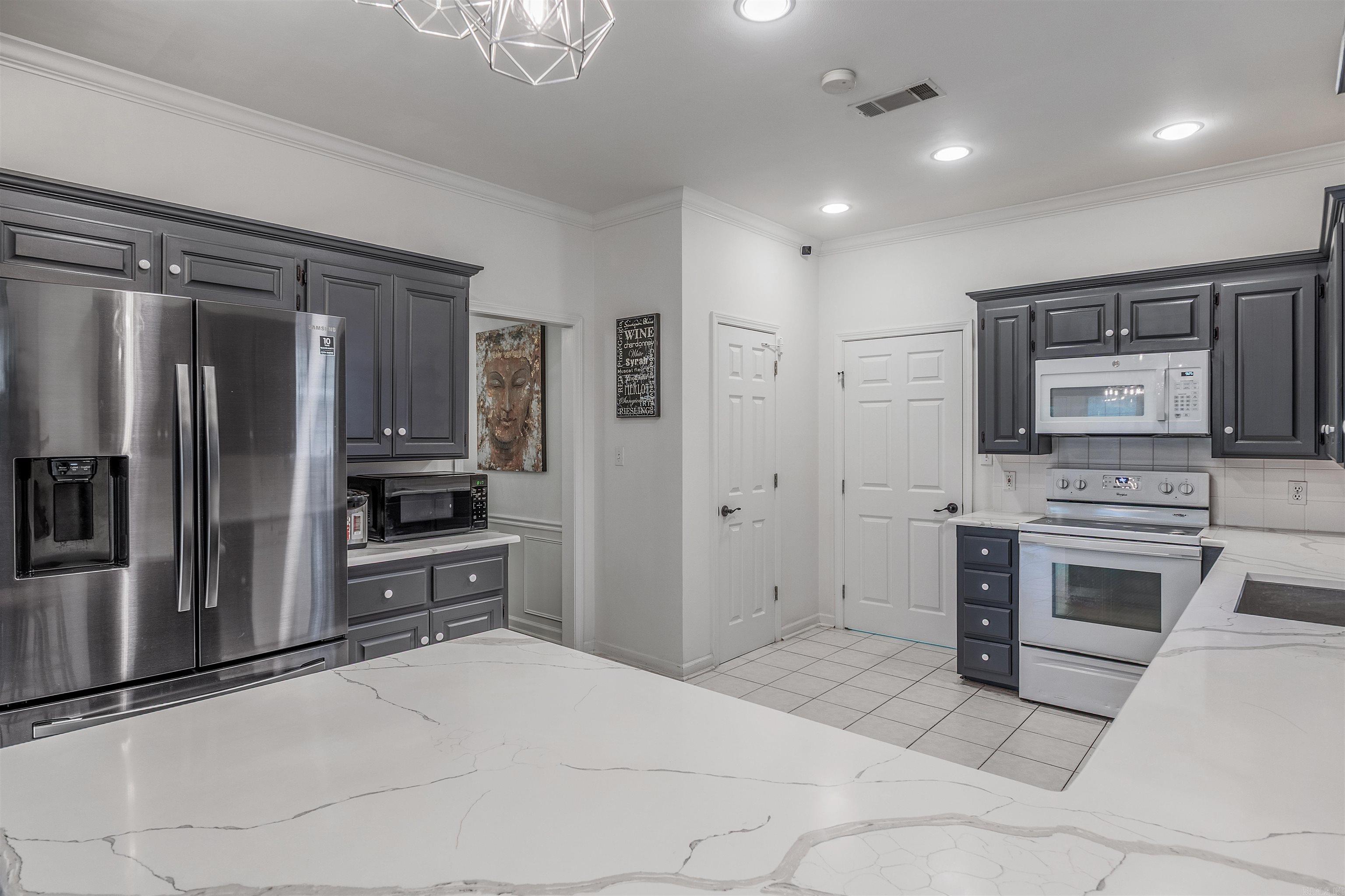 112 Miramar Drive Property Photo 12