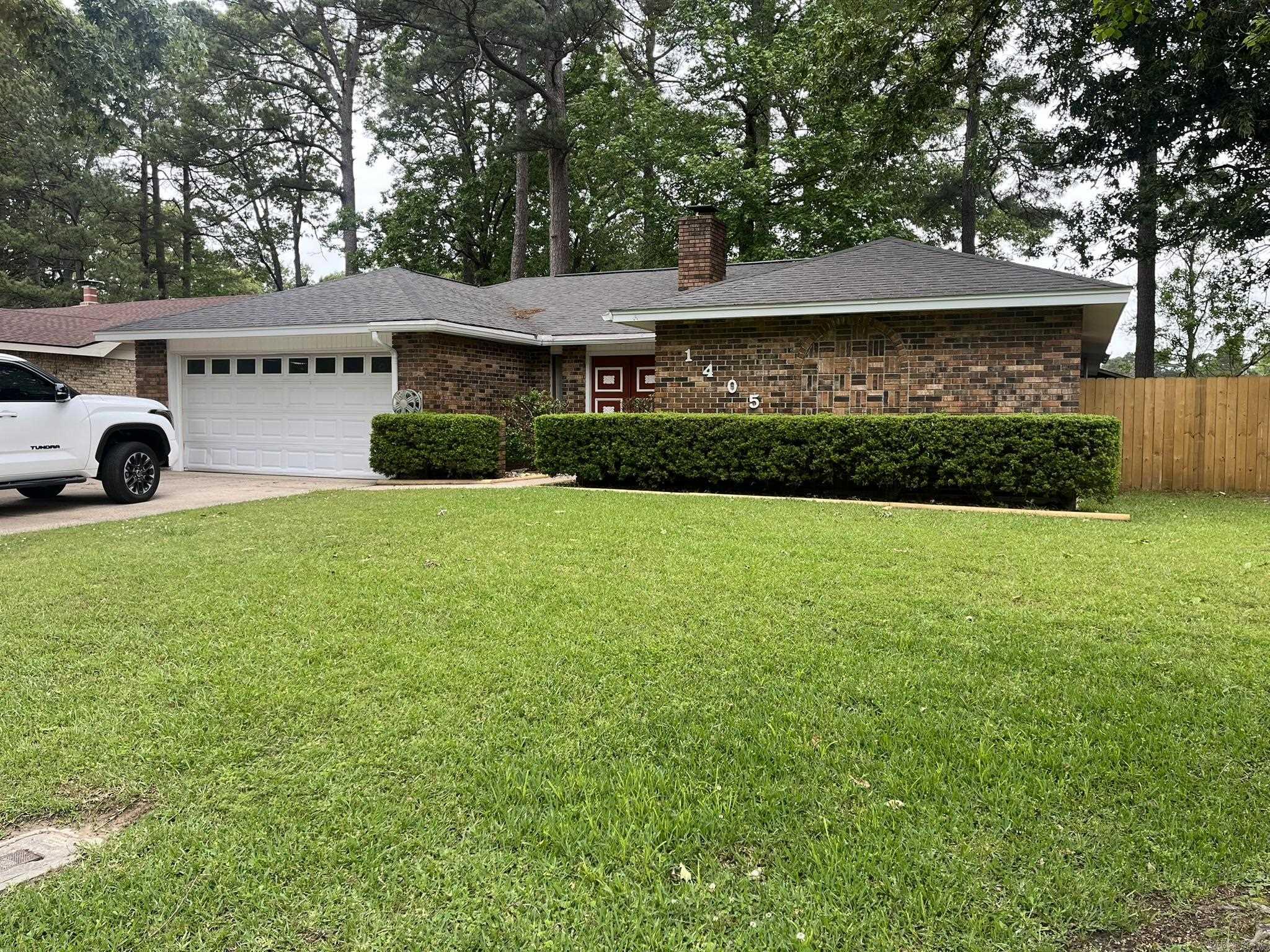1405 Silver Fox Property Photo 1