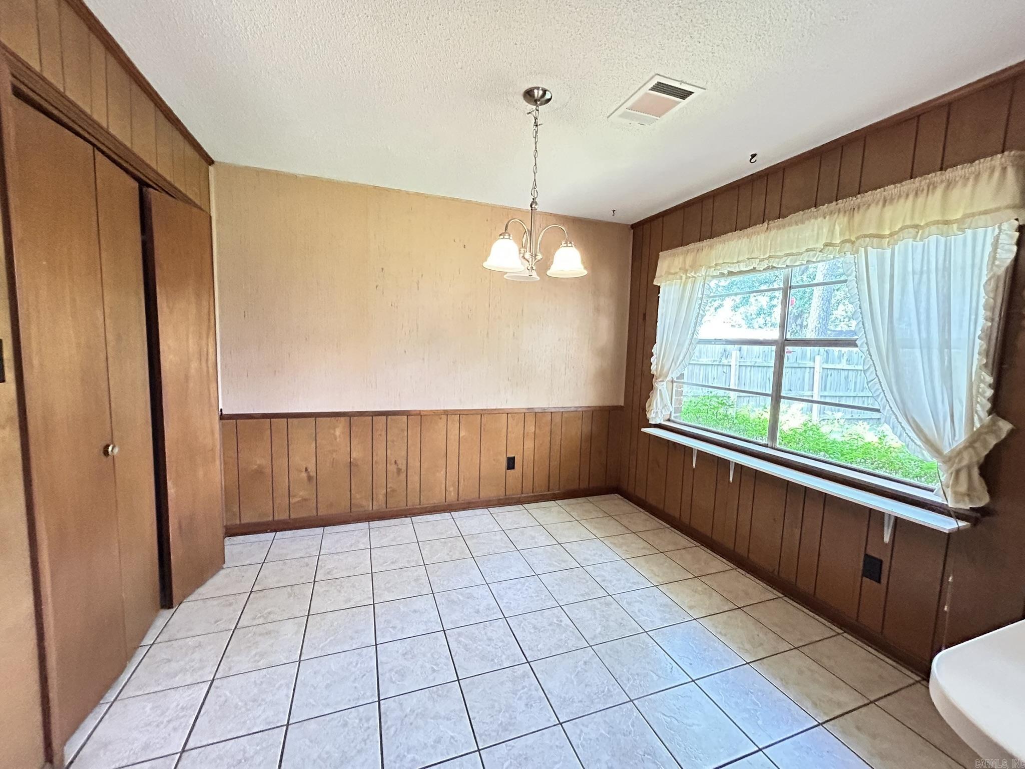 1405 Silver Fox Property Photo 6