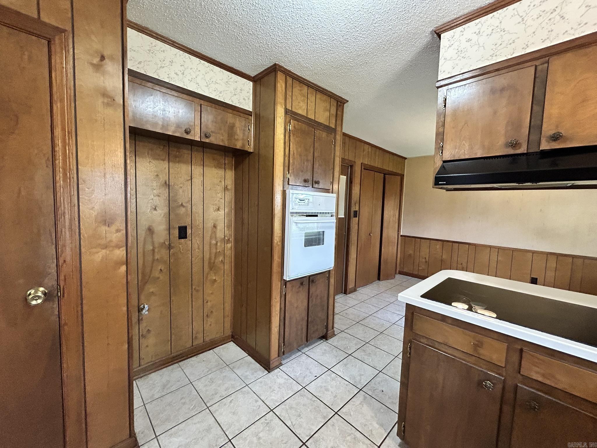 1405 Silver Fox Property Photo 8