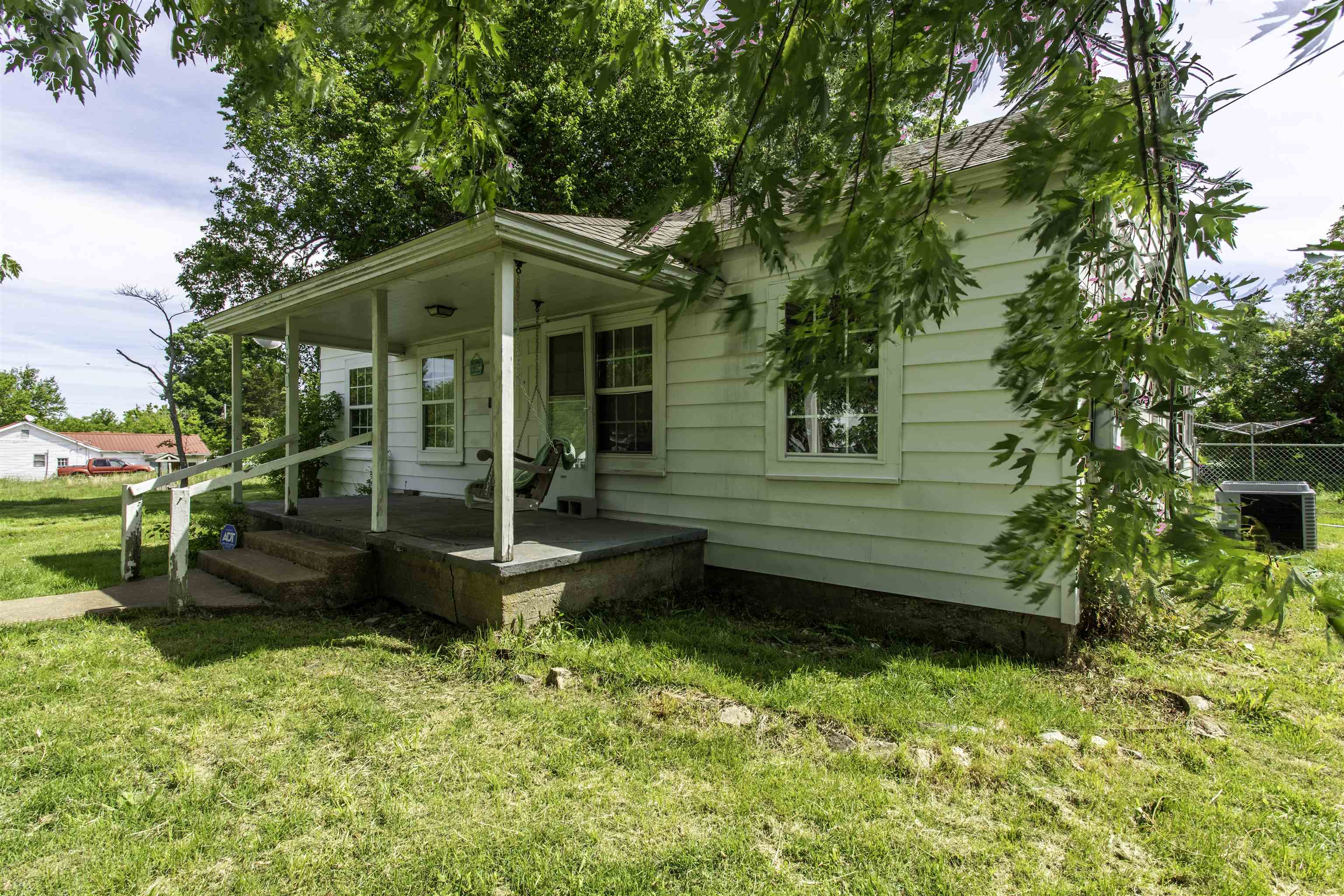 101 2nd Street Property Photo 1