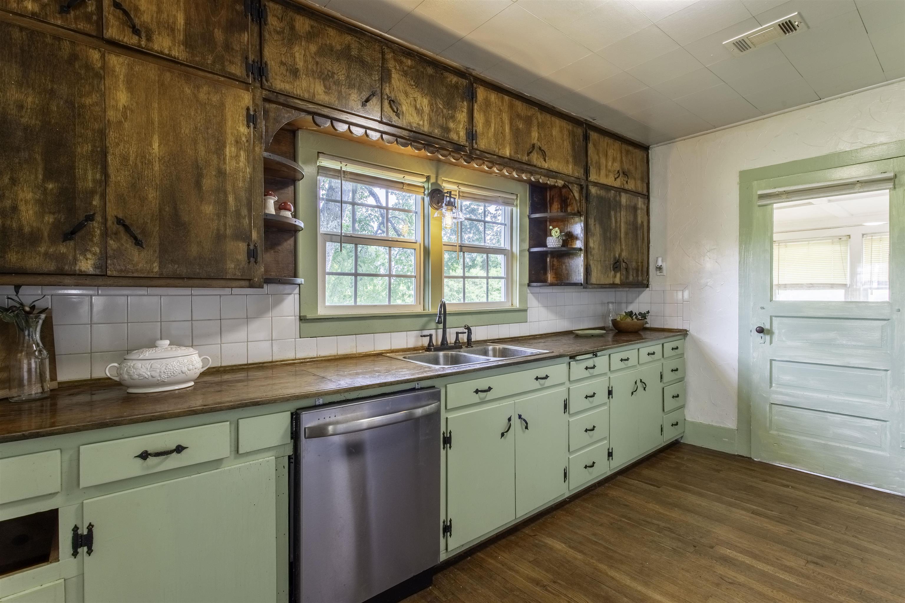 101 2nd Street Property Photo 16
