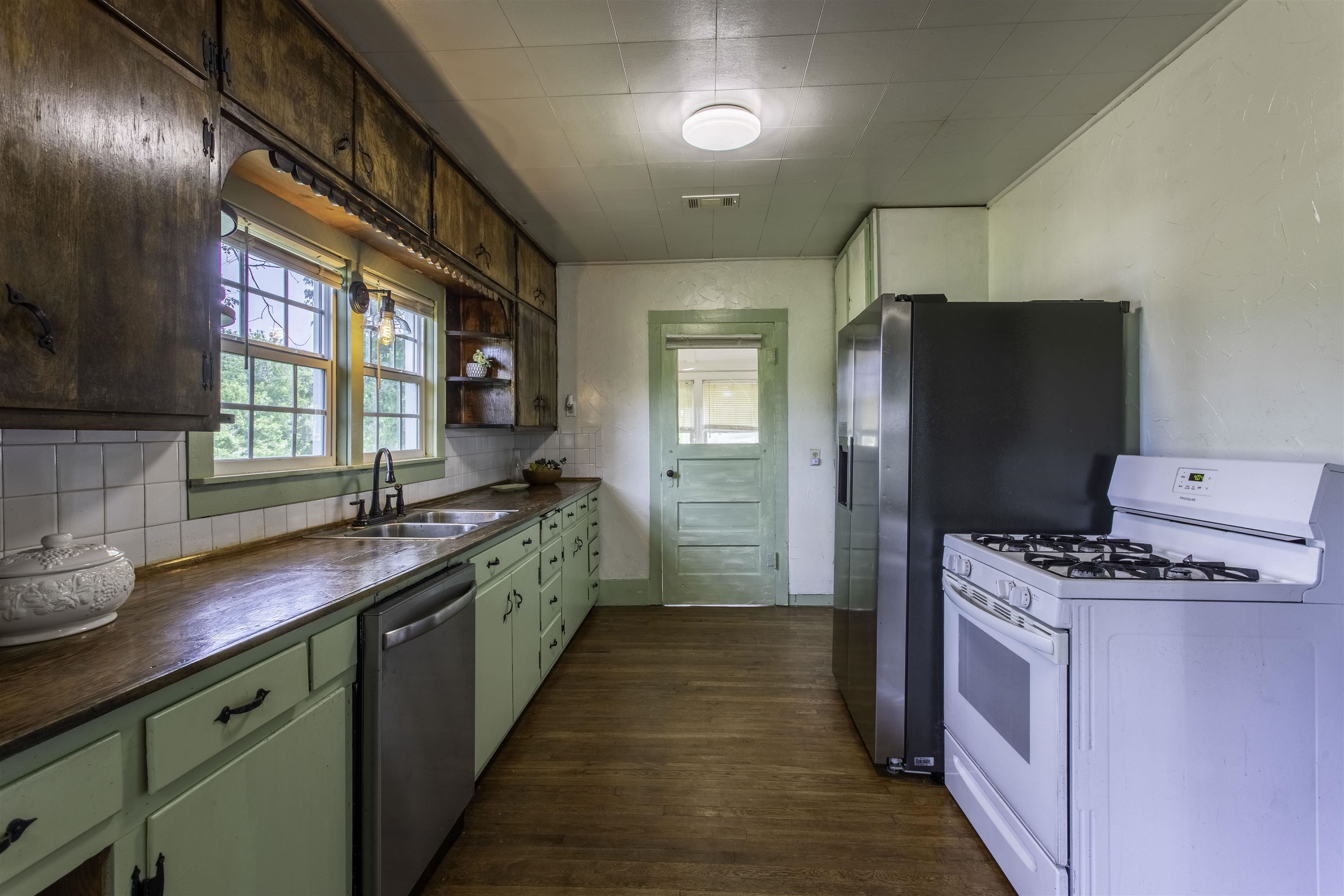 101 2nd Street Property Photo 17