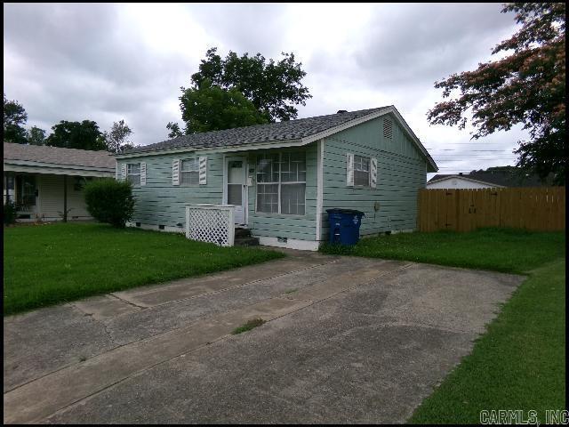 2107 Muldrow Drive Property Photo 2