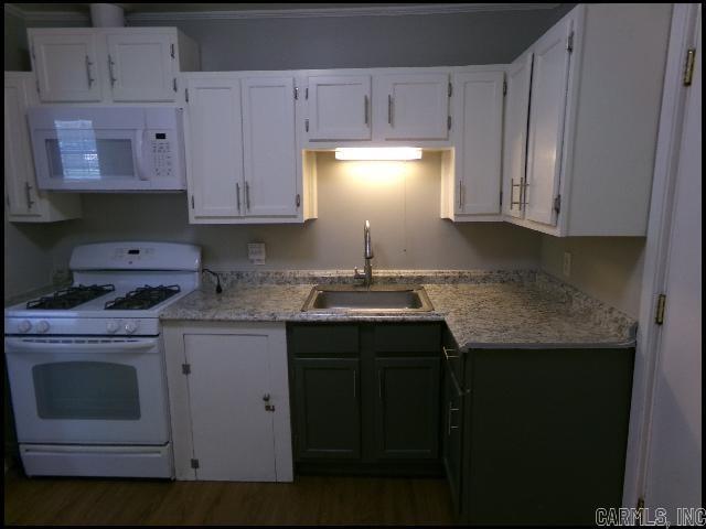 2107 Muldrow Drive Property Photo 5