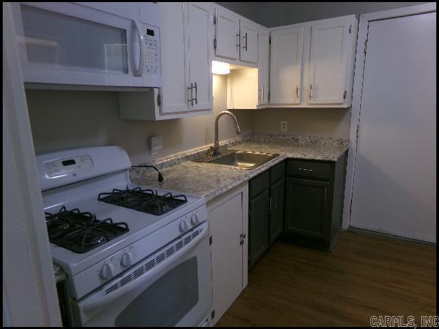 2107 Muldrow Drive Property Photo 6