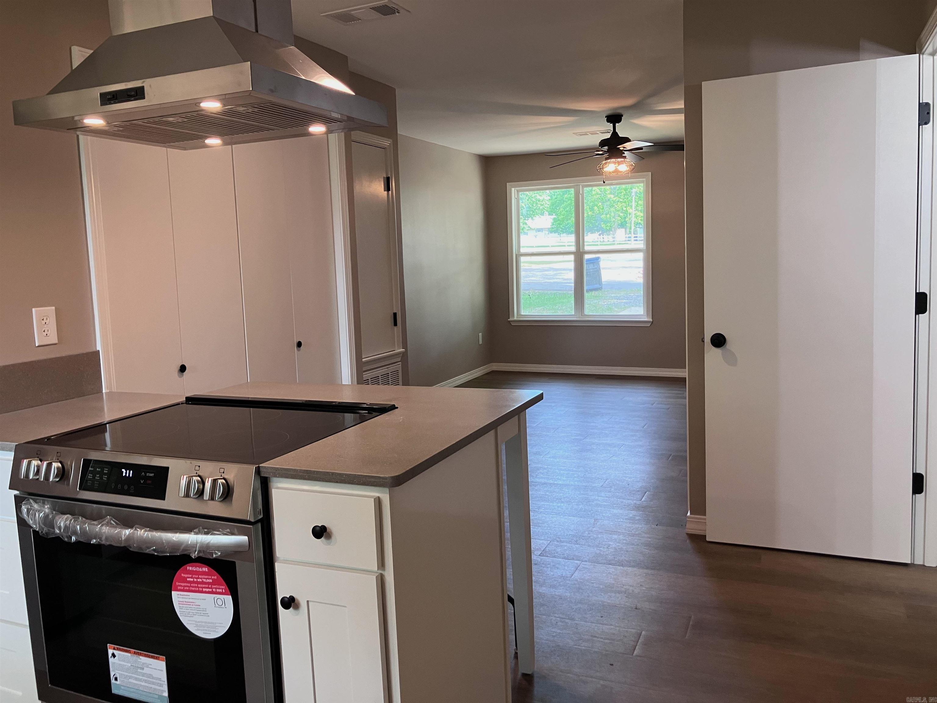411 Park Street Property Photo 14