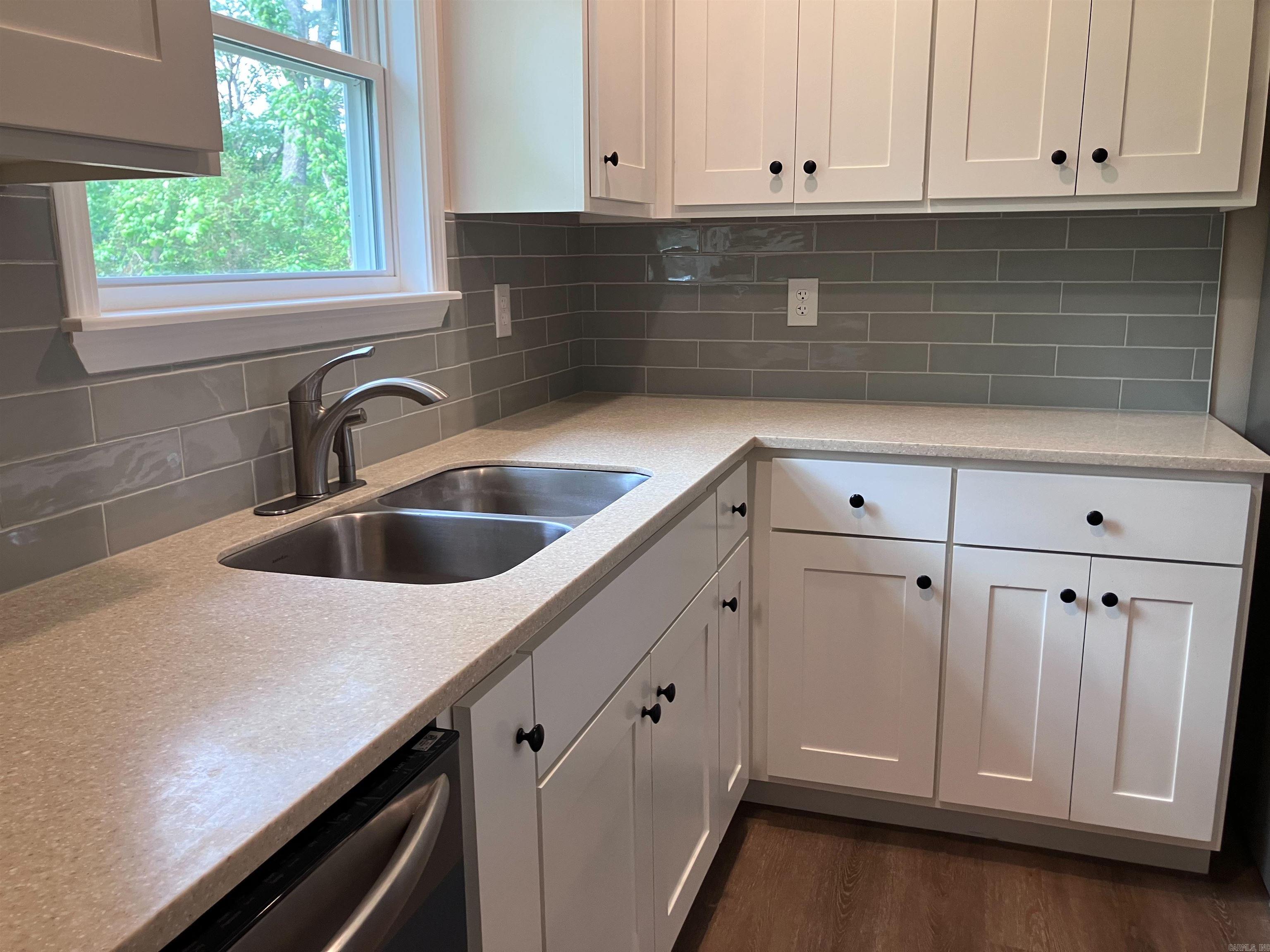 411 Park Street Property Photo 27