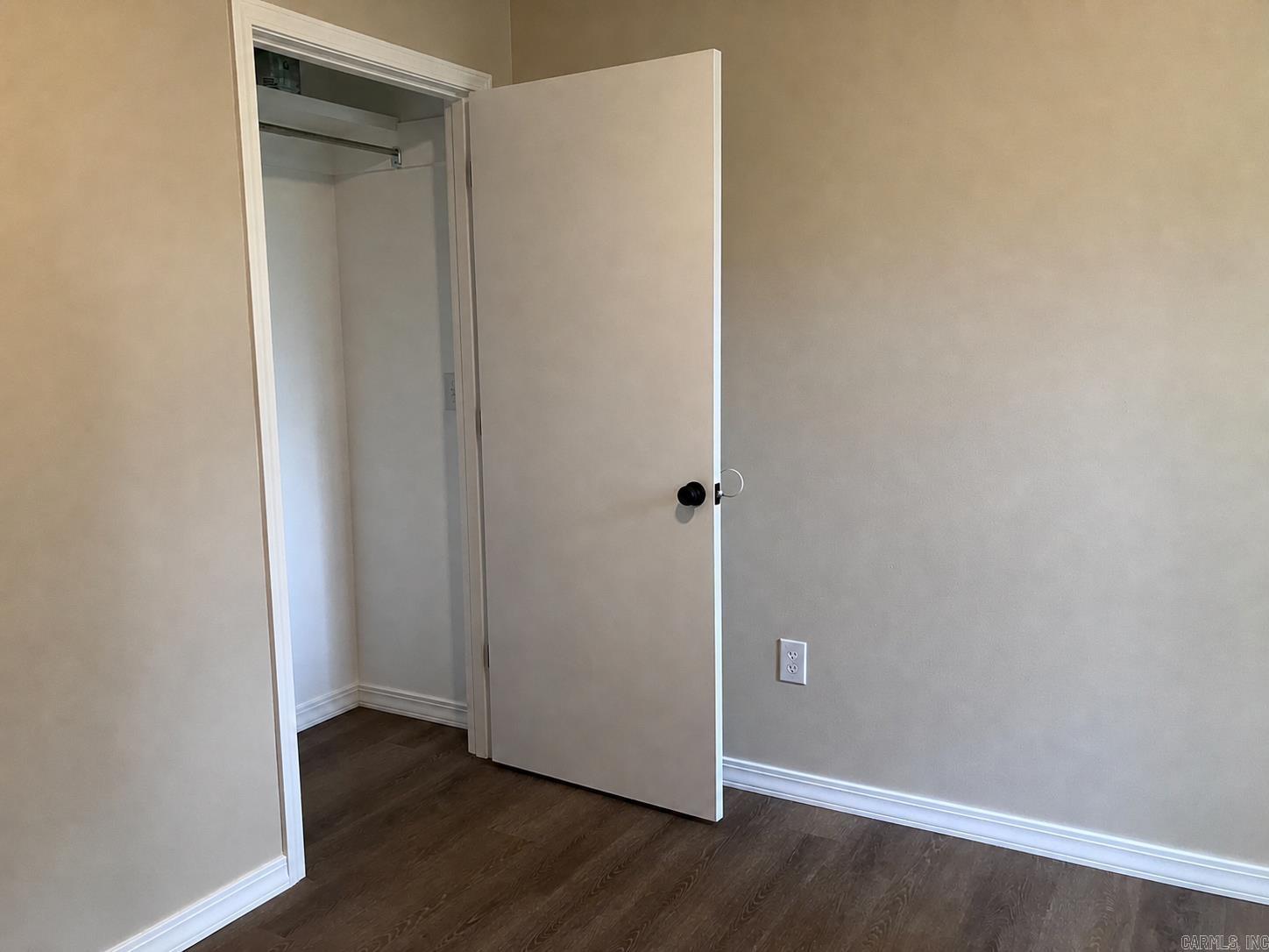 411 Park Street Property Photo 28
