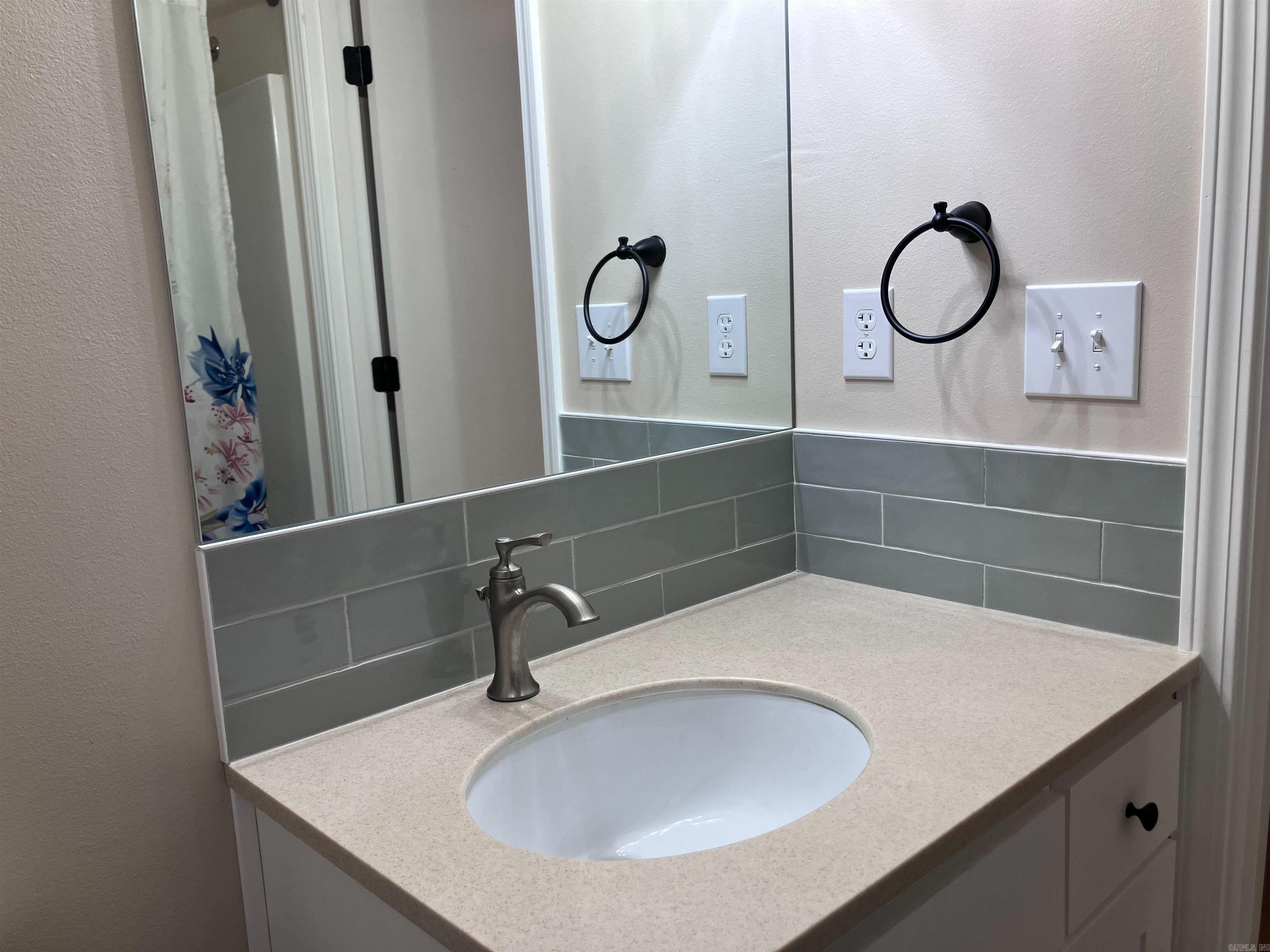411 Park Street Property Photo 31