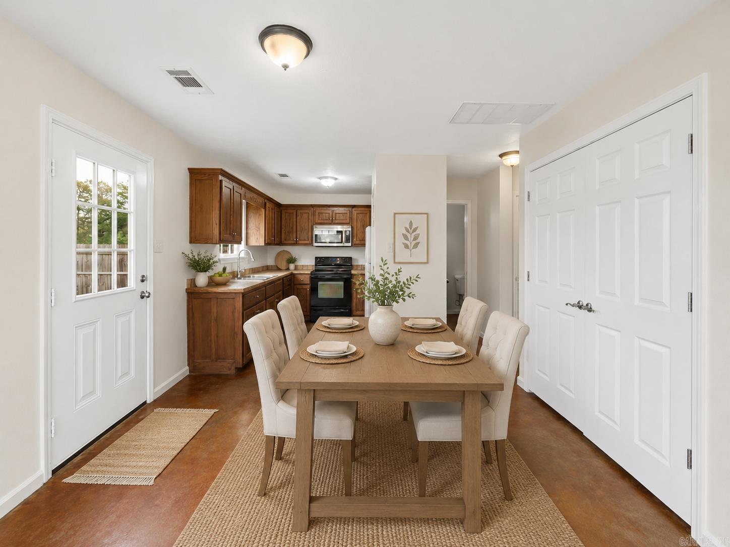 100 Tamarack Property Photo 11