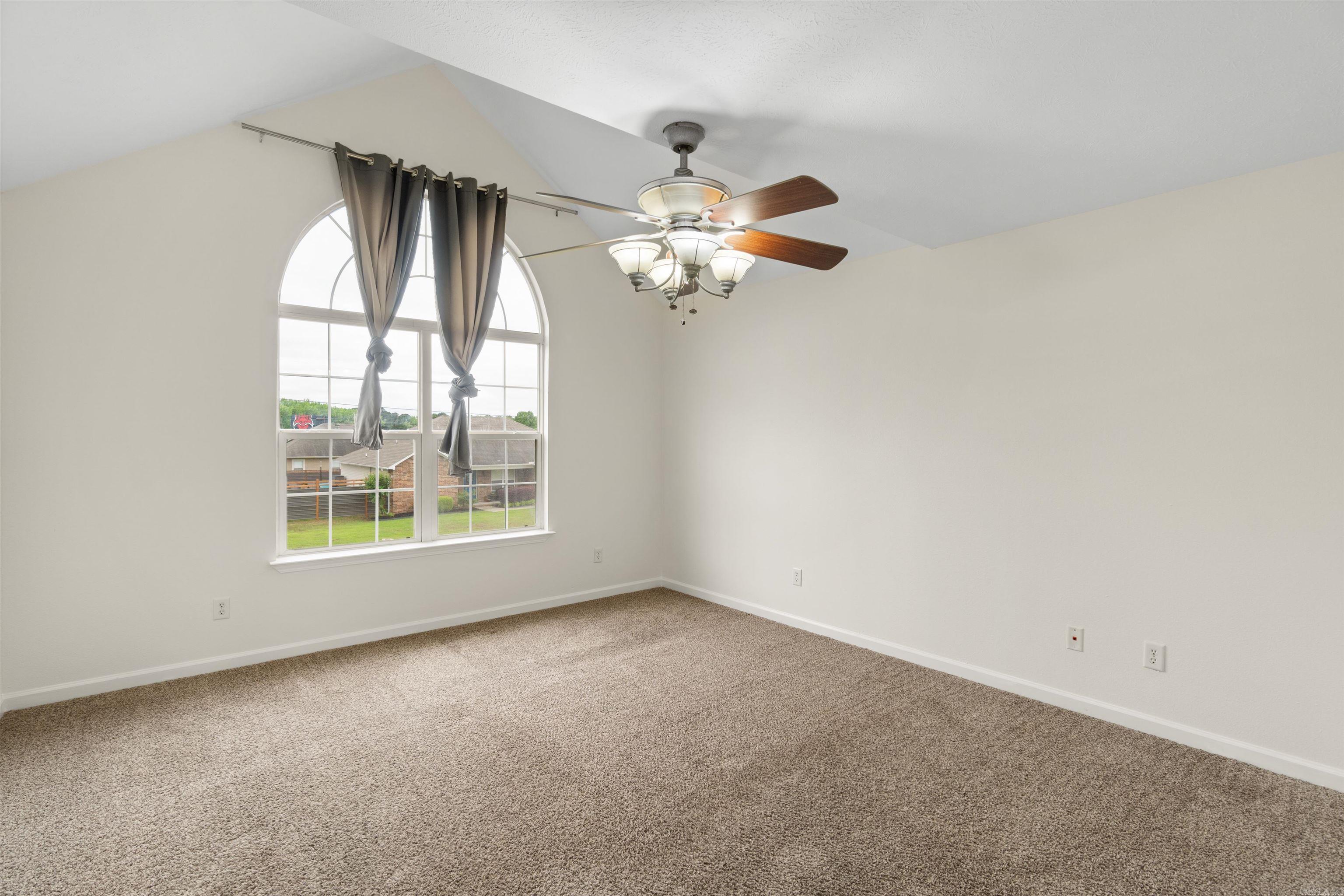 100 Tamarack Property Photo 22