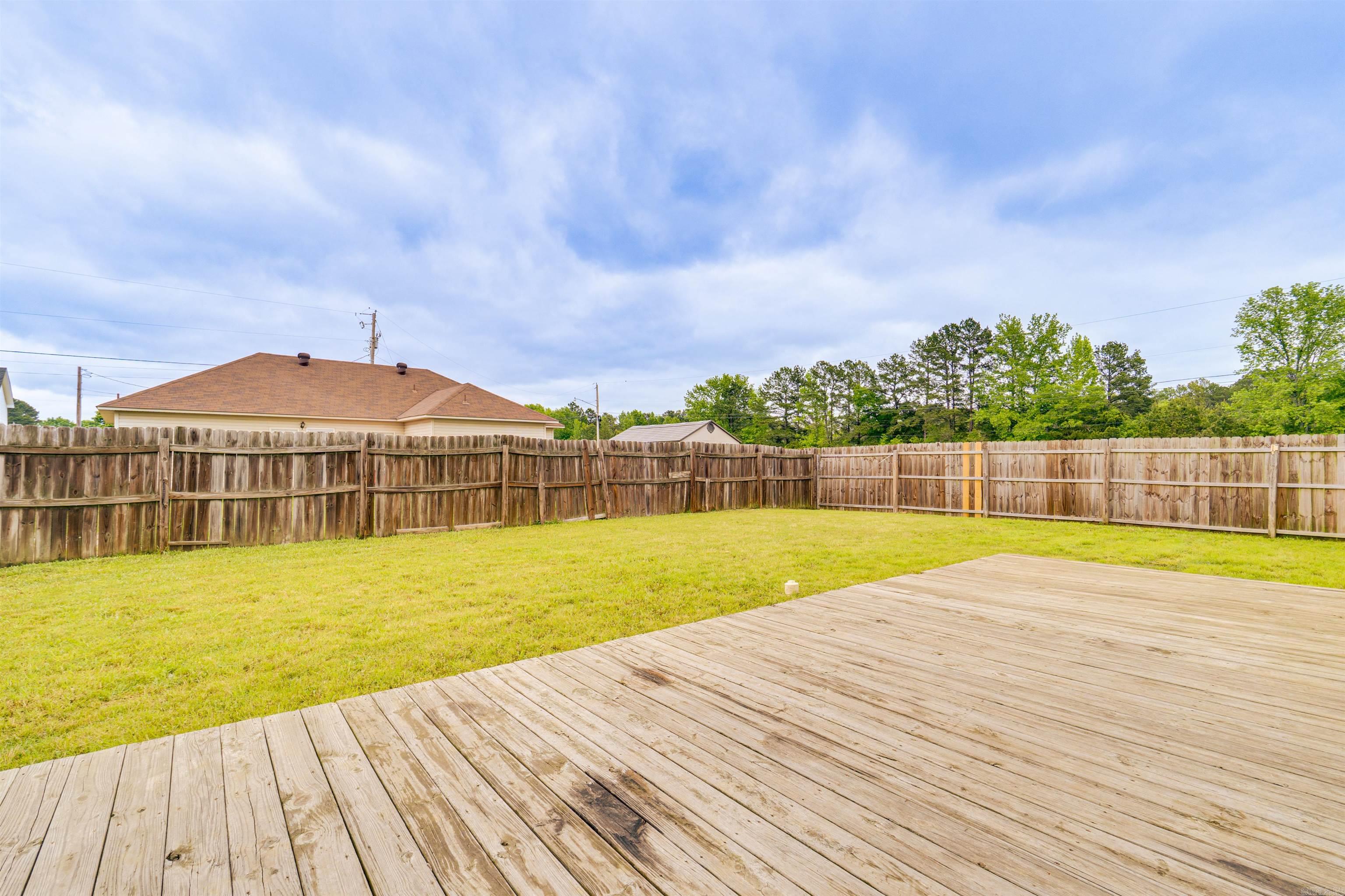 100 Tamarack Property Photo 32