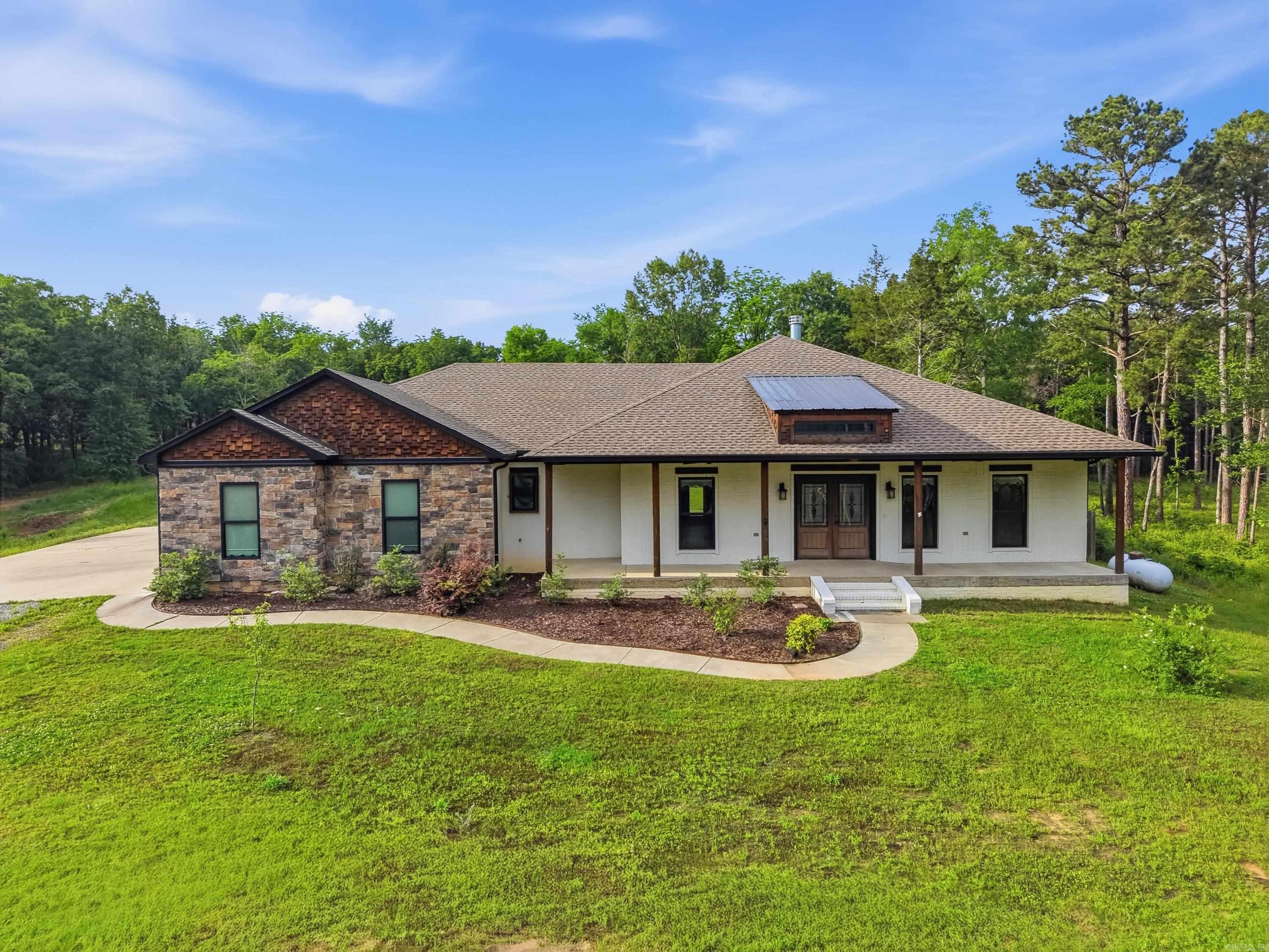 1030 Cadron Settlement Lane Property Photo 1