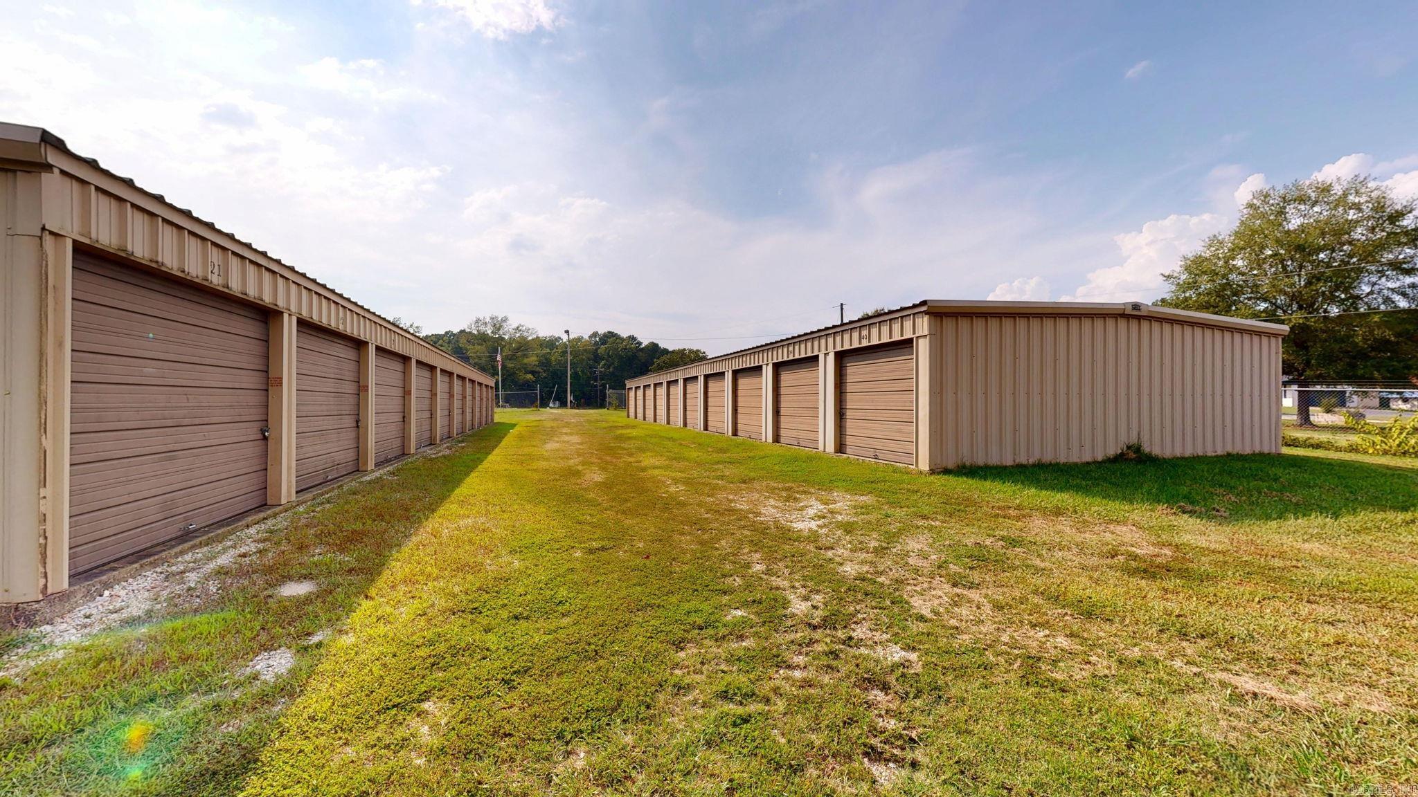 2570 Highway 7 Property Photo 5