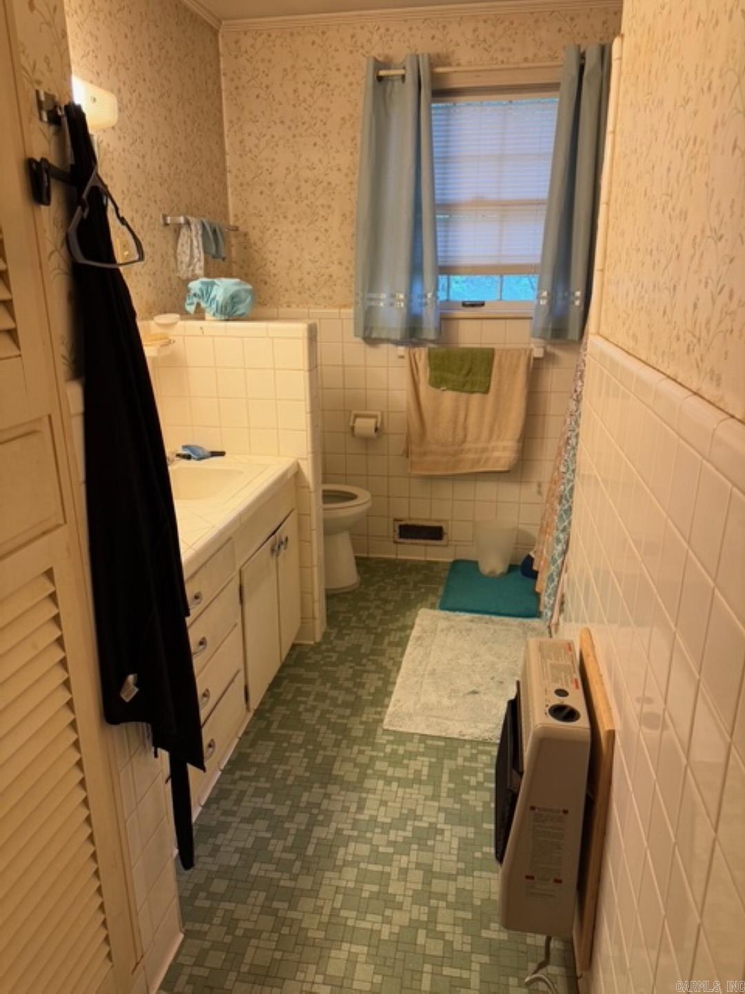329 Rogers St Property Photo 8