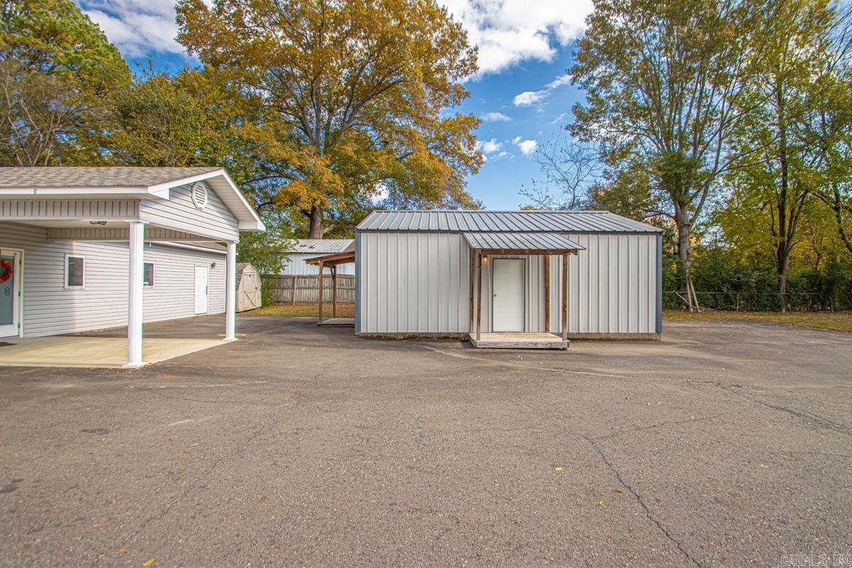 608 Marion Street Property Photo 4