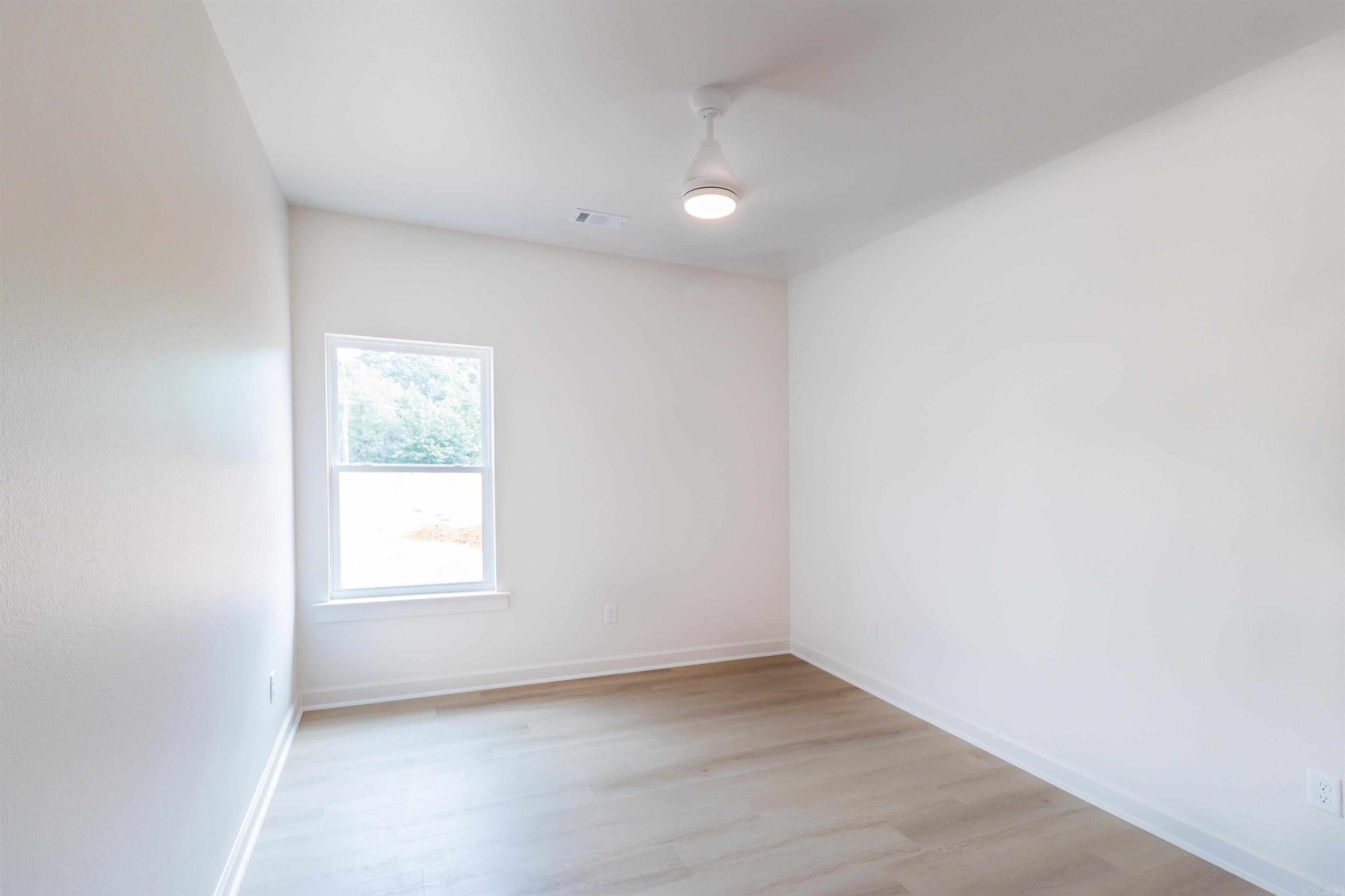 109 Fitzgerald Drive Property Photo 5