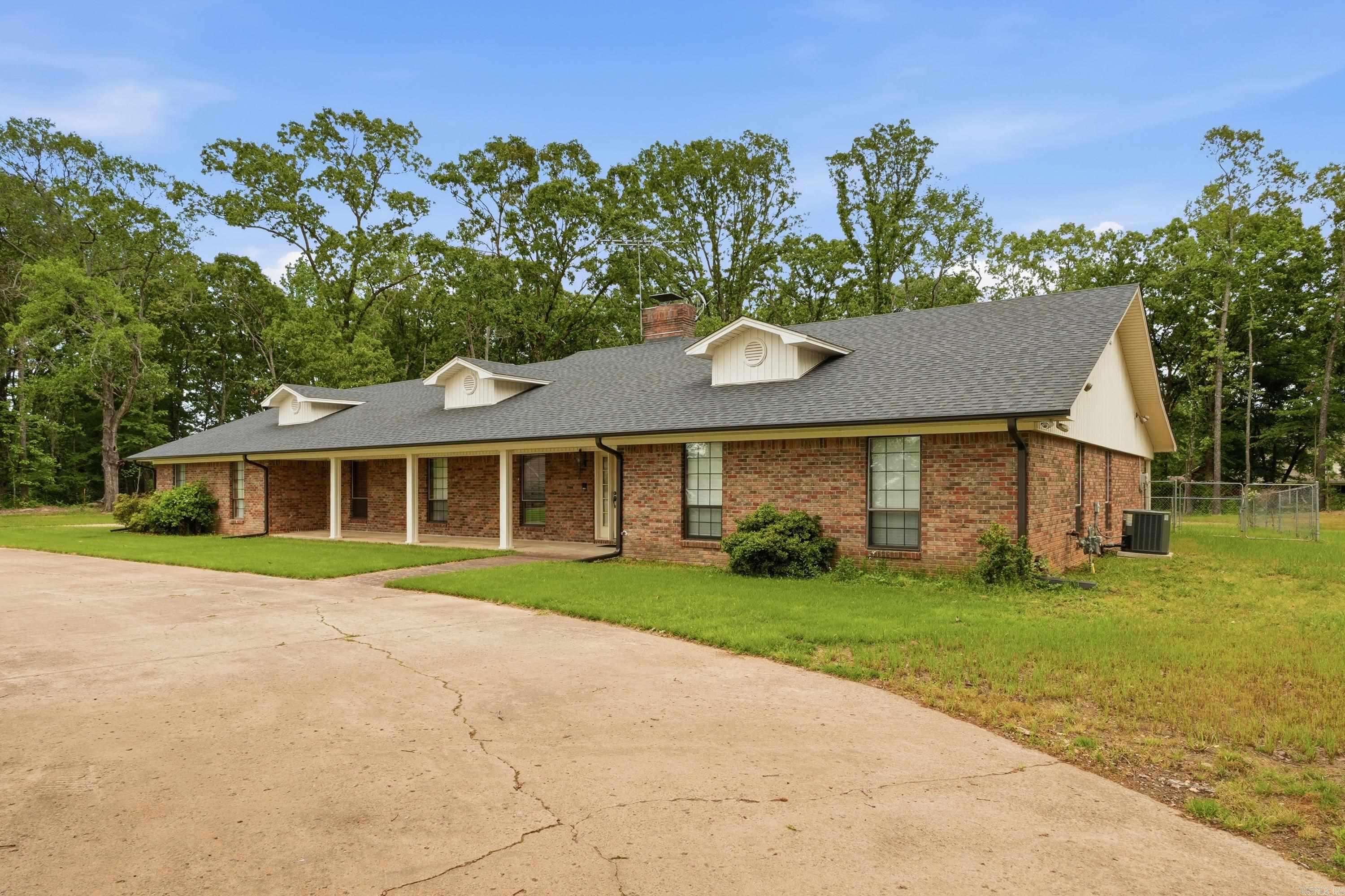 38 Garrett Lane Property Photo 1