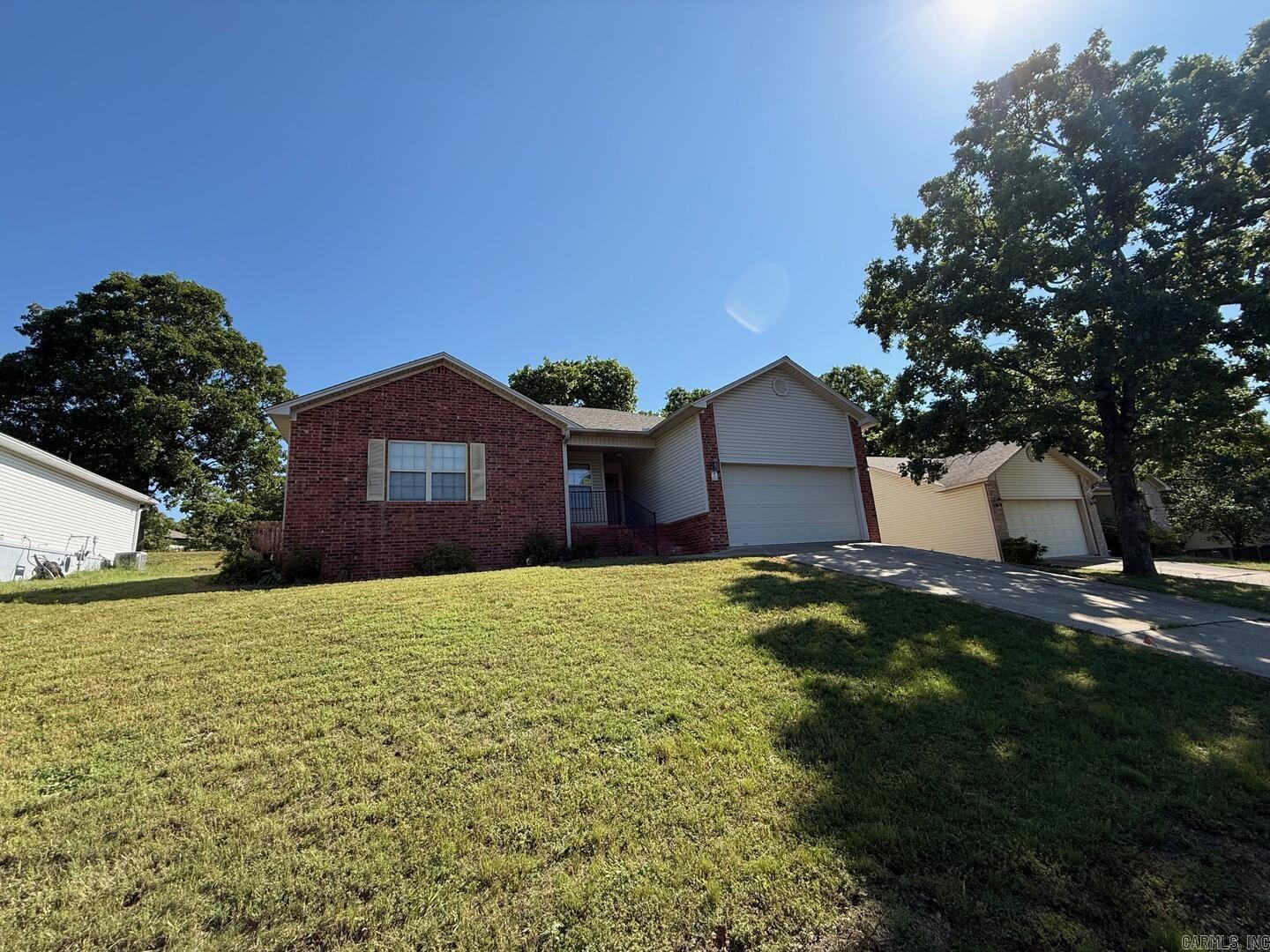 72 Cinnamon Drive Property Photo 2