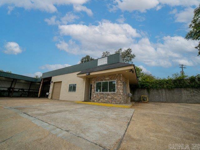 701 E Main St Property Photo 1